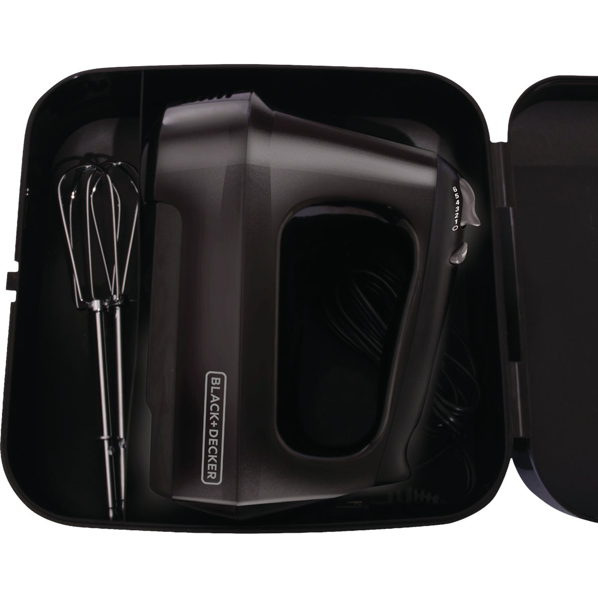 Black & Decker 6-Speed Easy Storage Hand Mixer Image 2