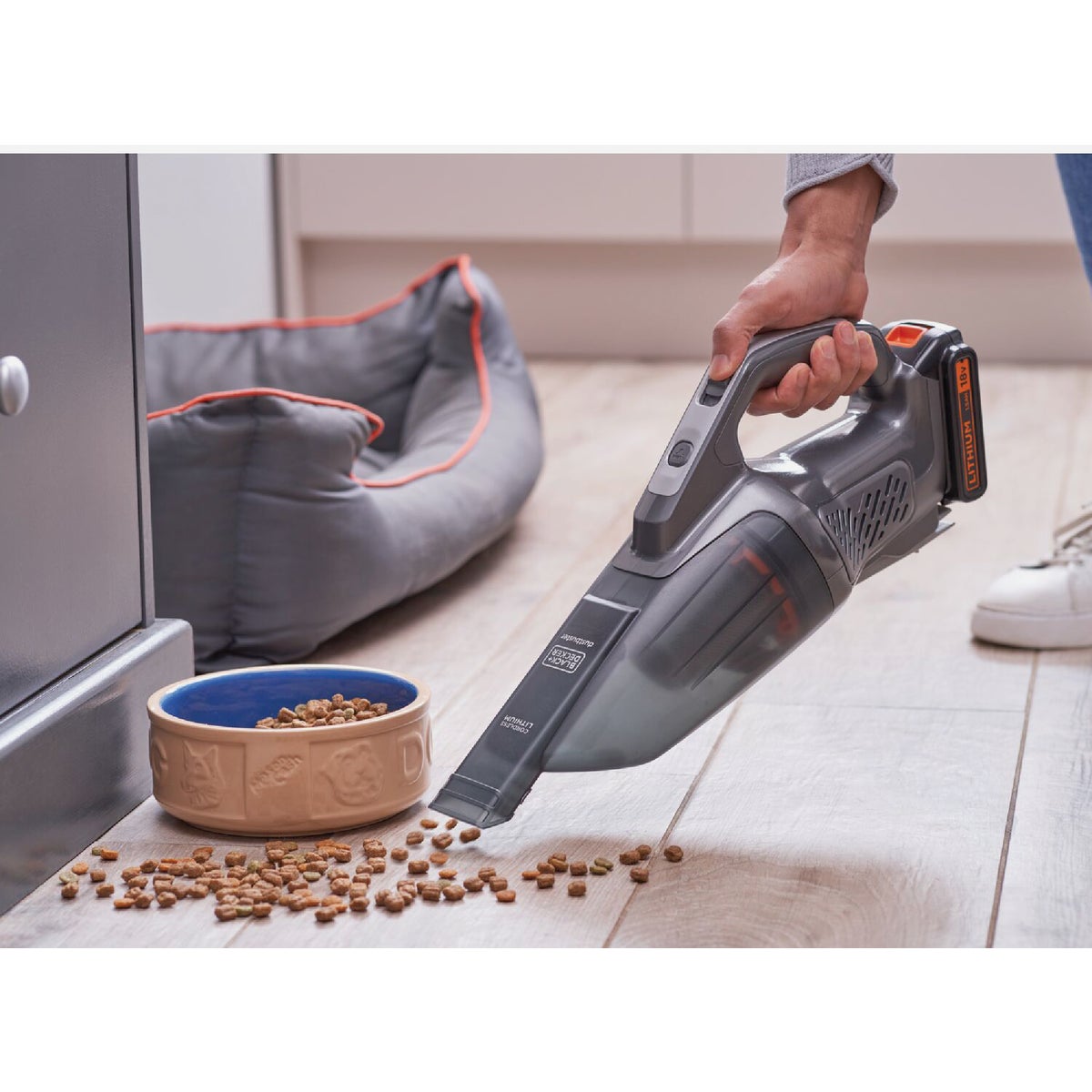 Black & Decker PowerConnect Cordless Handheld Vacuum Image 3