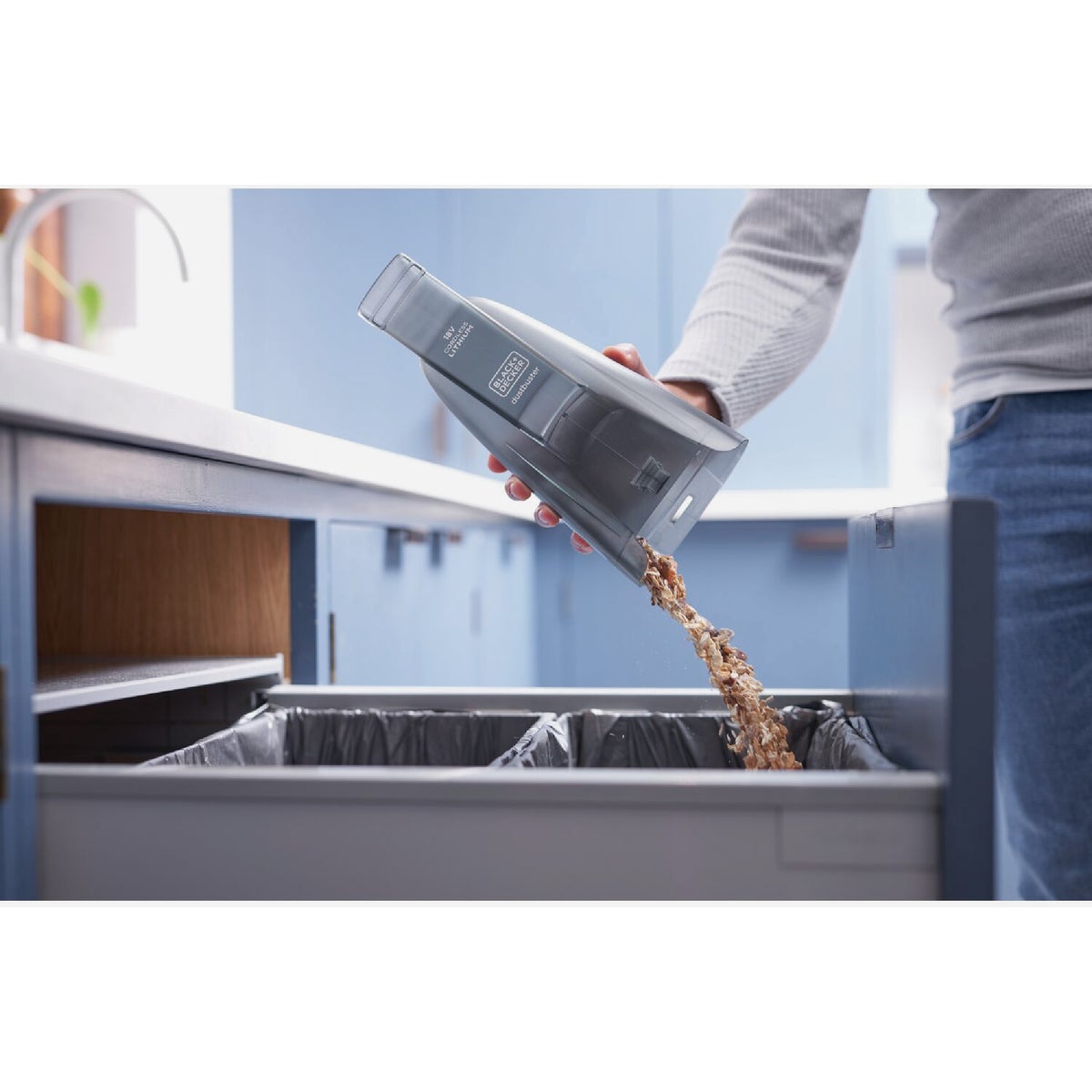 Black & Decker PowerConnect Cordless Handheld Vacuum Image 5