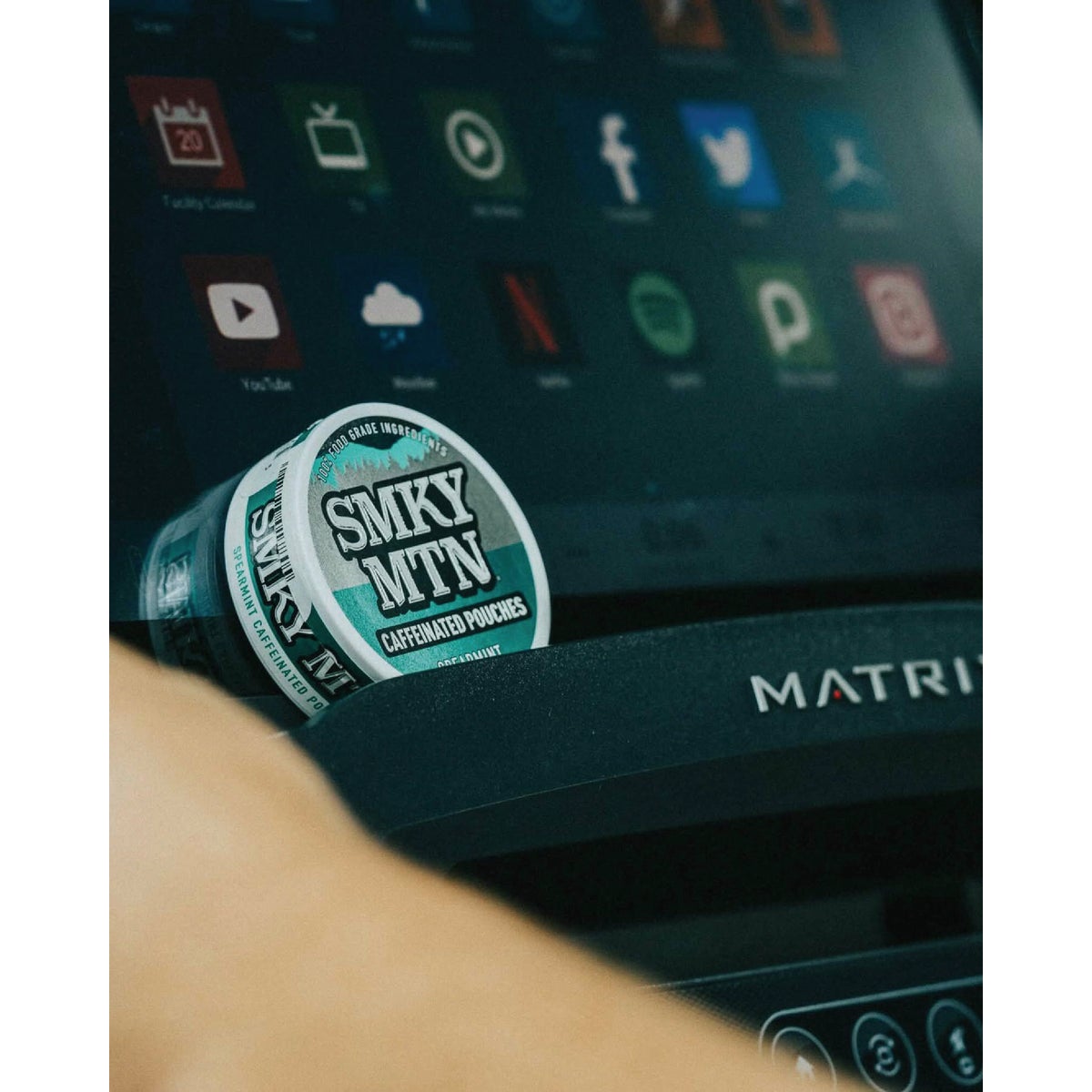 Smokey Mountain Spearmint Caffeinated Pouches Image 2