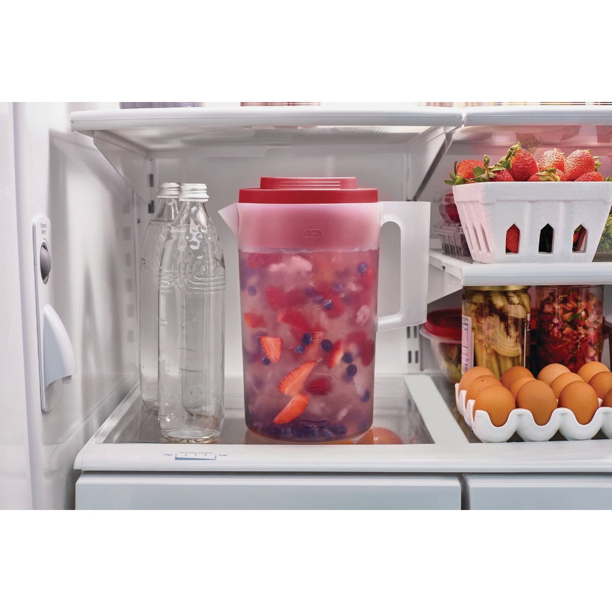 Rubbermaid 2 Qt. Simply Pour Plastic Pitcher with Multi-Function Lid Image 2