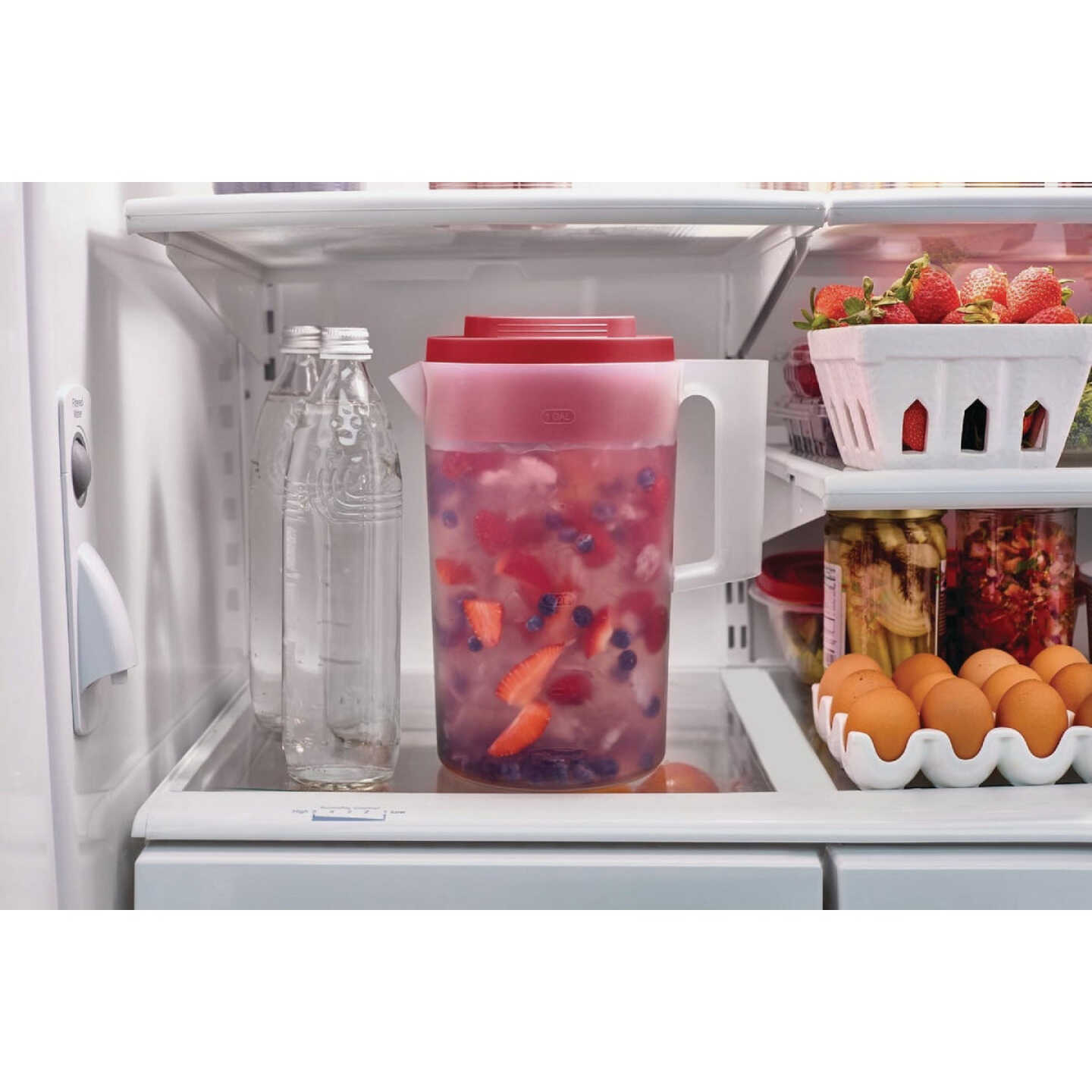 Rubbermaid 2 Qt. Simply Pour Plastic Pitcher with Multi-Function Lid Image 2