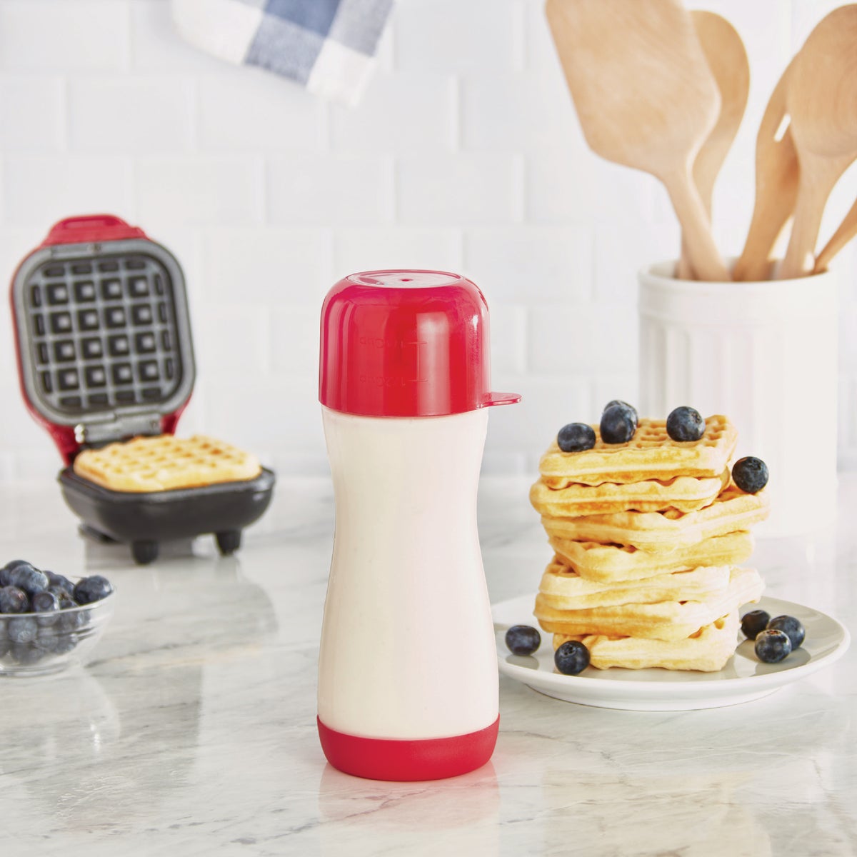 Rise By Dash 2 Cup Mini Batter Bottle Image 2