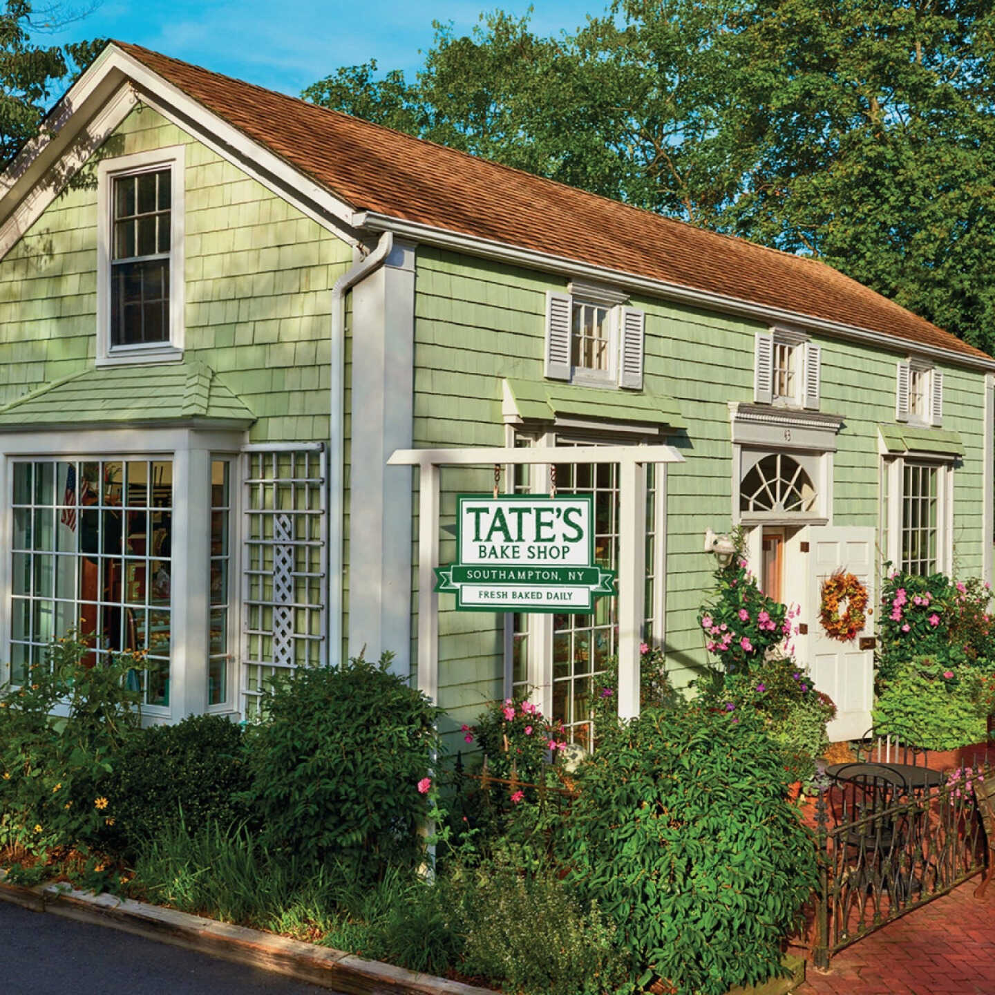 Tate's Bake Shop Tiny Tate's Chocolate Chip Cookies Image 5