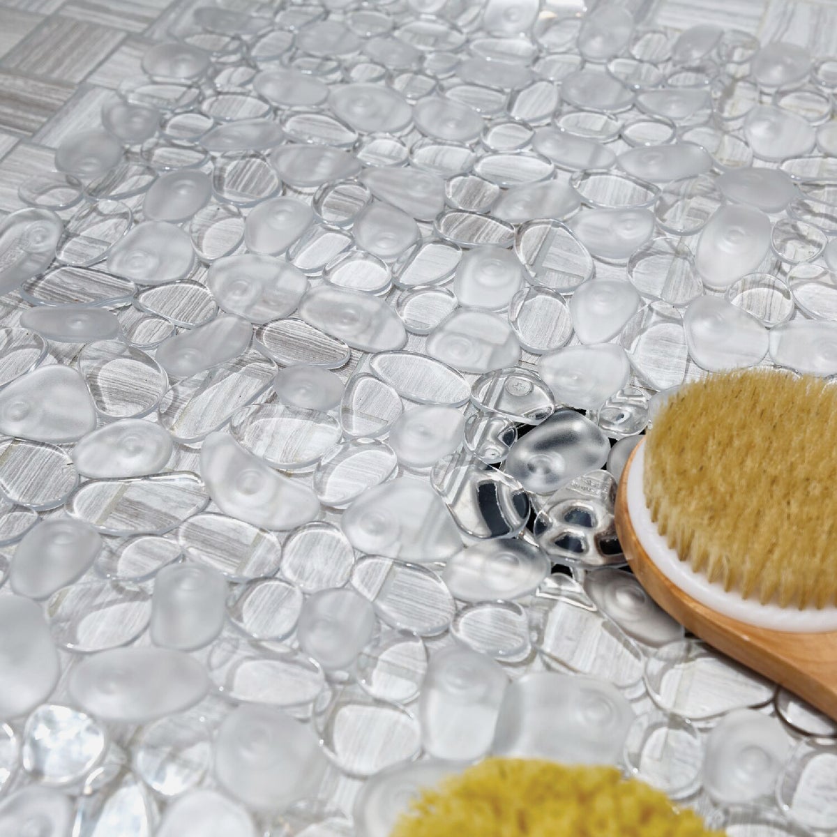 iDesign Pebblz 22 In. Square Bath Mat Image 3