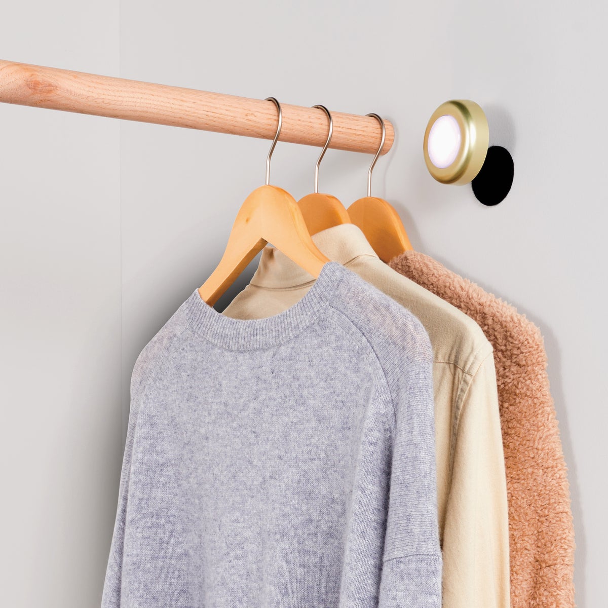 VELCRO Brand 1-7/8 In. Black Industrial Strength Hook & Loop Disc (4 Ct.) Image 2