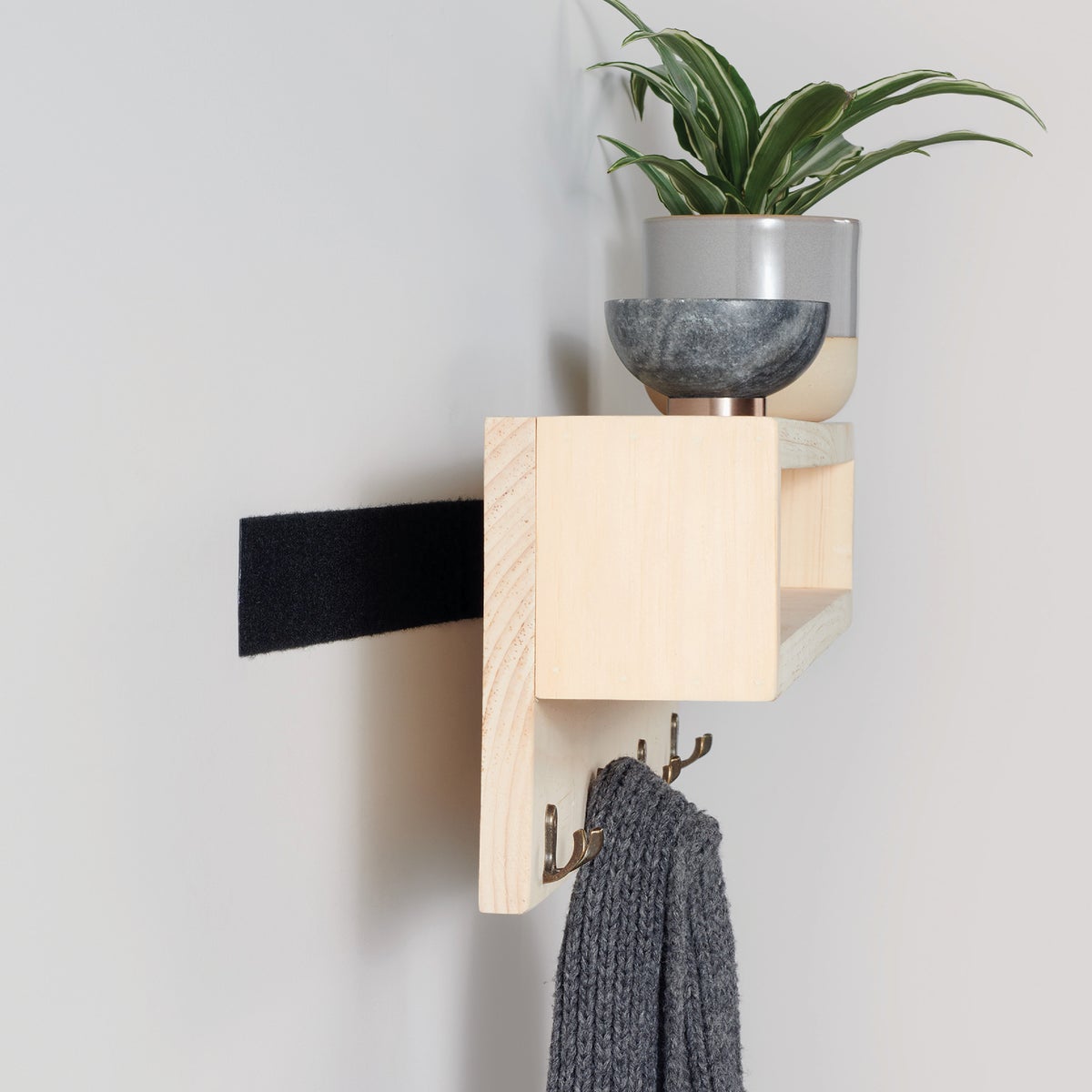 VELCRO Brand 2 In. x 4 Ft. Black Industrial Strength Hook & Loop Roll Image 4