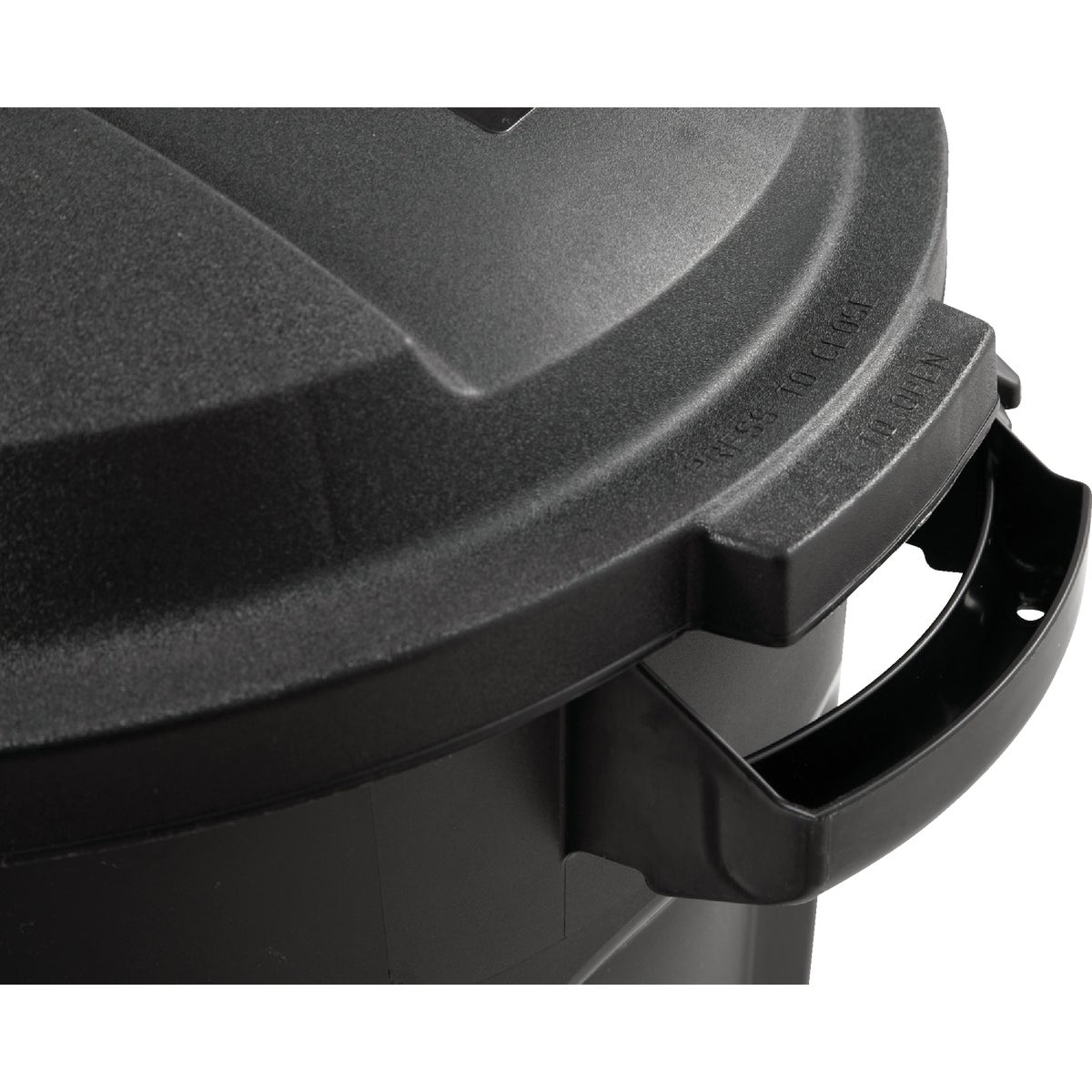 Rubbermaid Roughneck 20 Gal. Black NonWheeled Vented Trash Can with Lid Image 6