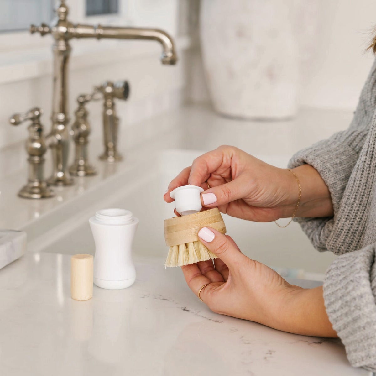 Nellie's Dish Stick Dishwashing Brush with 2 Dish Butter Soap Sticks Image 5