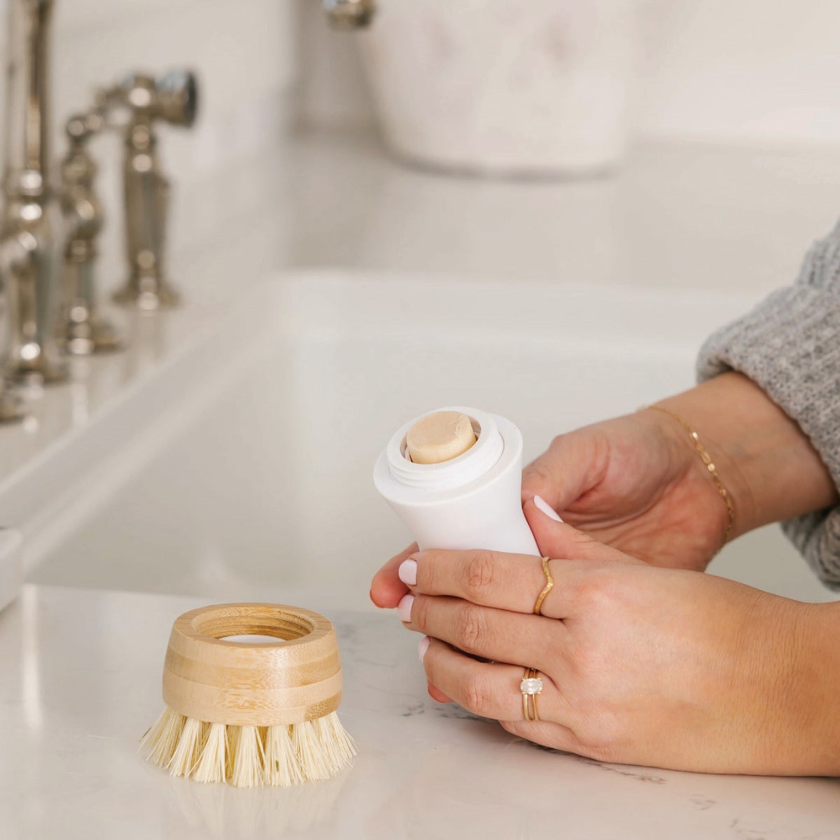 Nellie's Dish Stick Dishwashing Brush with 2 Dish Butter Soap Sticks Image 6