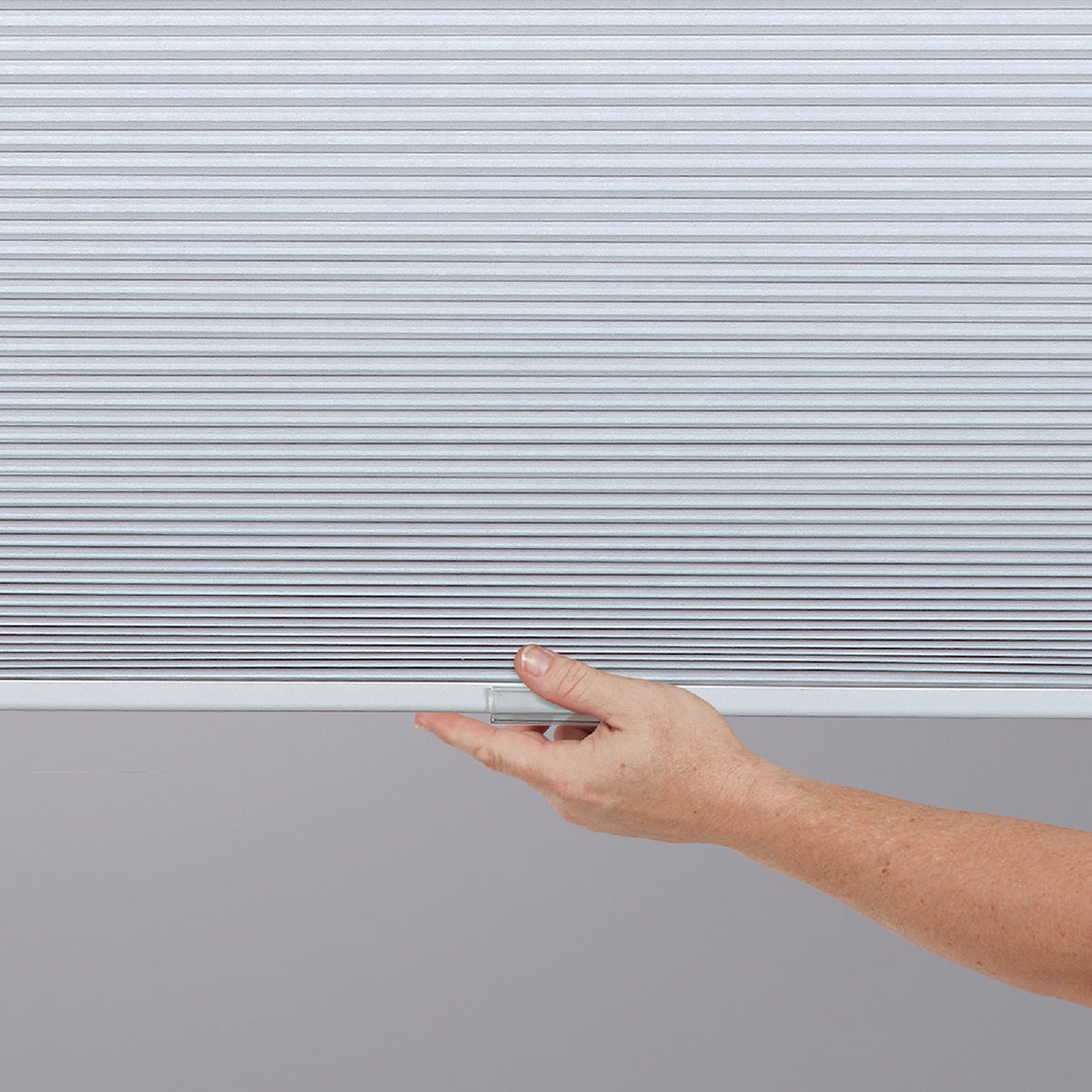 Home Impressions 1 In. Room Darkening Cellular White 47 In. x 72 In. Cordless Shade Image 2