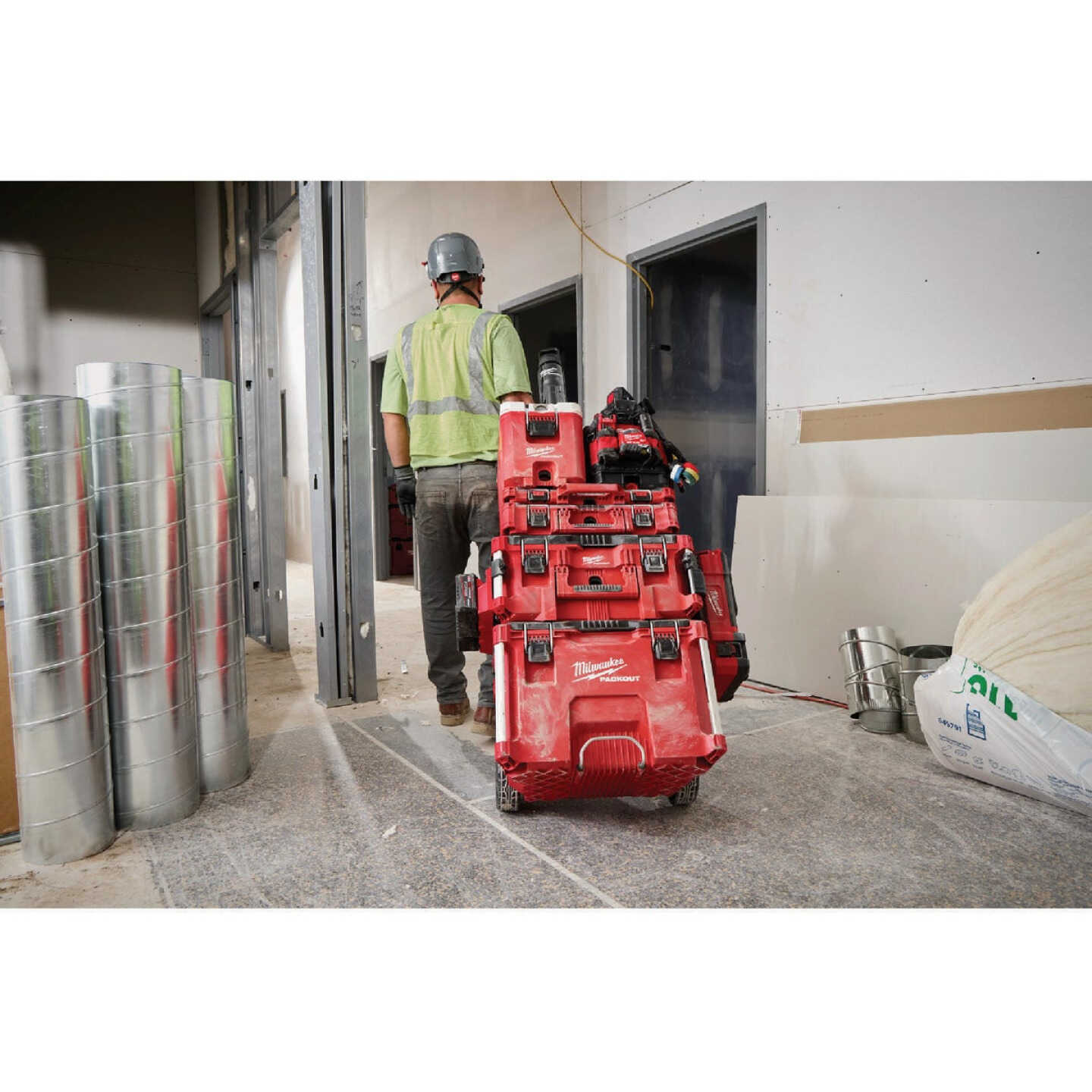 Milwaukee PACKOUT 34 Oz. Plastic Bottle with Chug Lid, Black Image 7