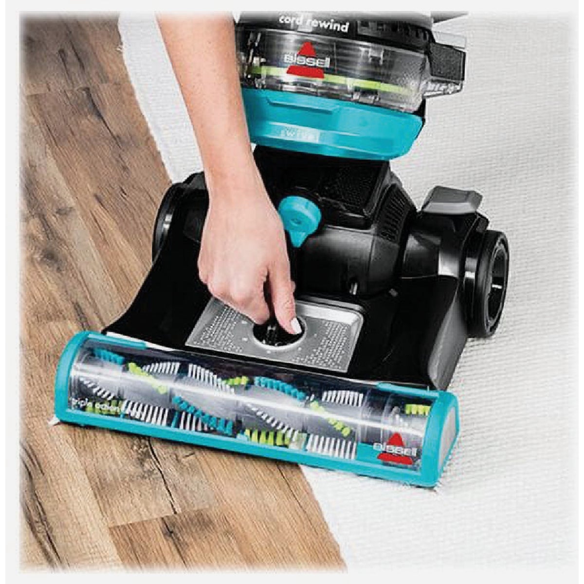 Bissell CleanView Swivel Rewind Pet Vacuum Cleaner Image 4