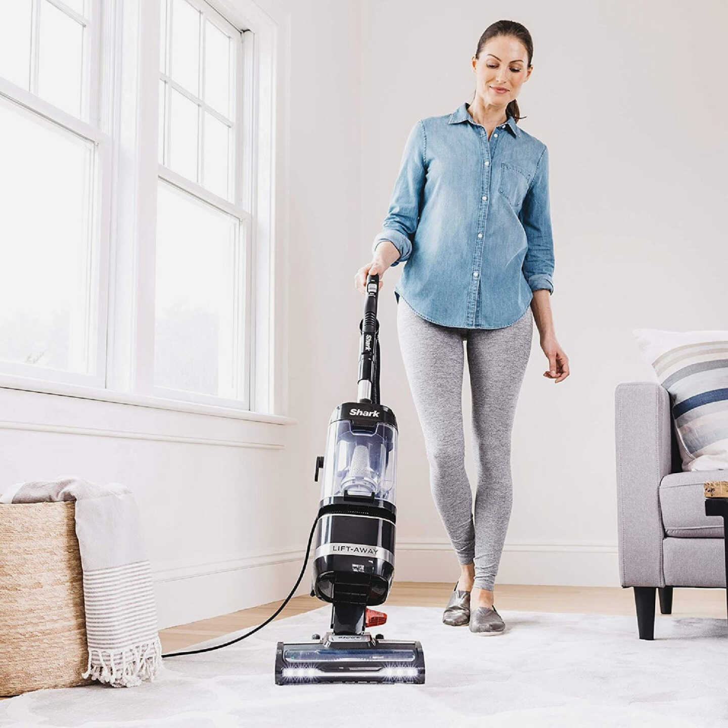 Shark Navigator Lift-Away ADV Upright Vacuum Image 2