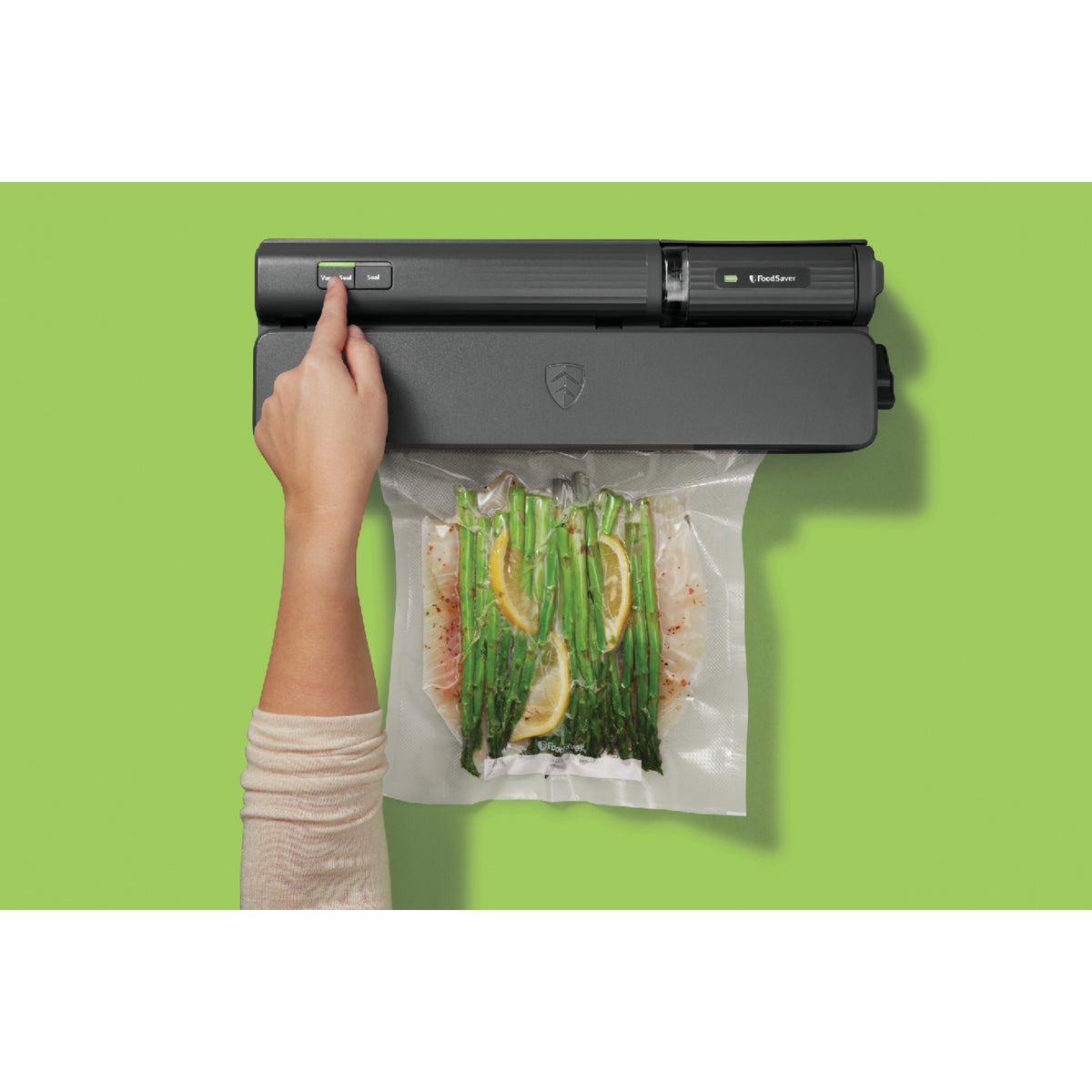 FoodSaver Handheld+ 2-in-1 Vacuum Sealing System Image 3