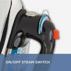 Black & Decker Classic Steam Iron Image 3