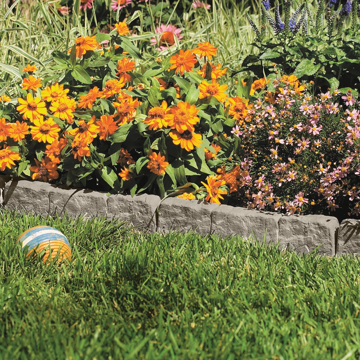 Suncast 6 In. H. x 12 In. L. Border Stone Poly Lawn Edging (10-Pack) Image 4