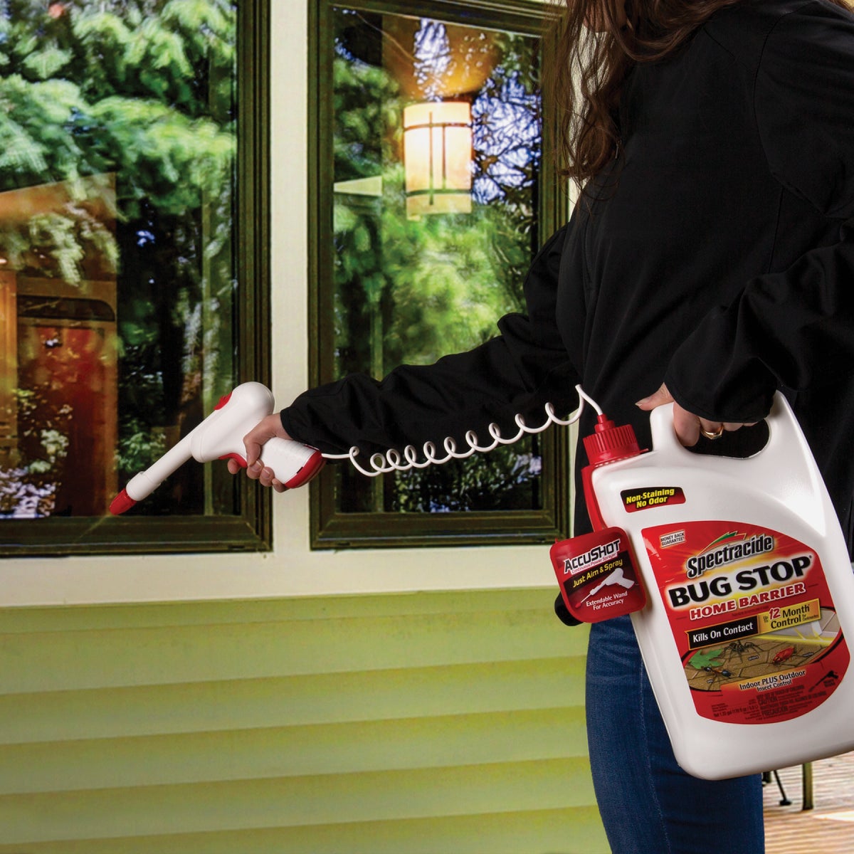 Spectracide Bug Stop Home Barrier 1.33 Gal. Ready To Use Battery-Powered Wand Sprayer Insect Killer Image 2