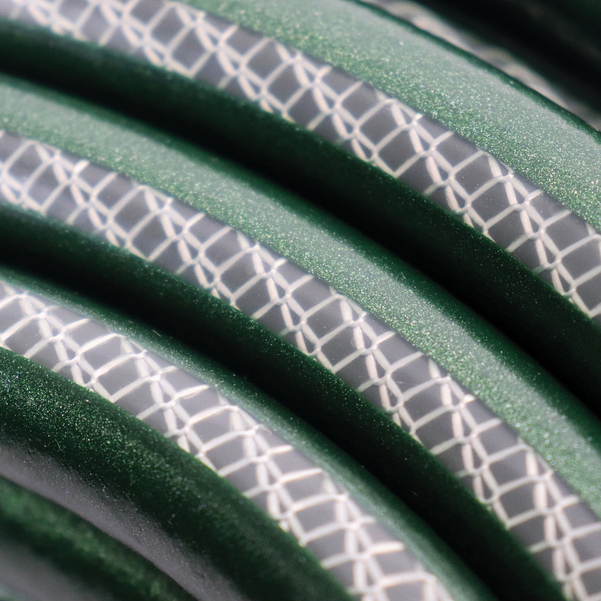 Best Garden NeverKink 5/8 In. Dia. x 75 Ft. Heavy Duty Garden Hose Image 2
