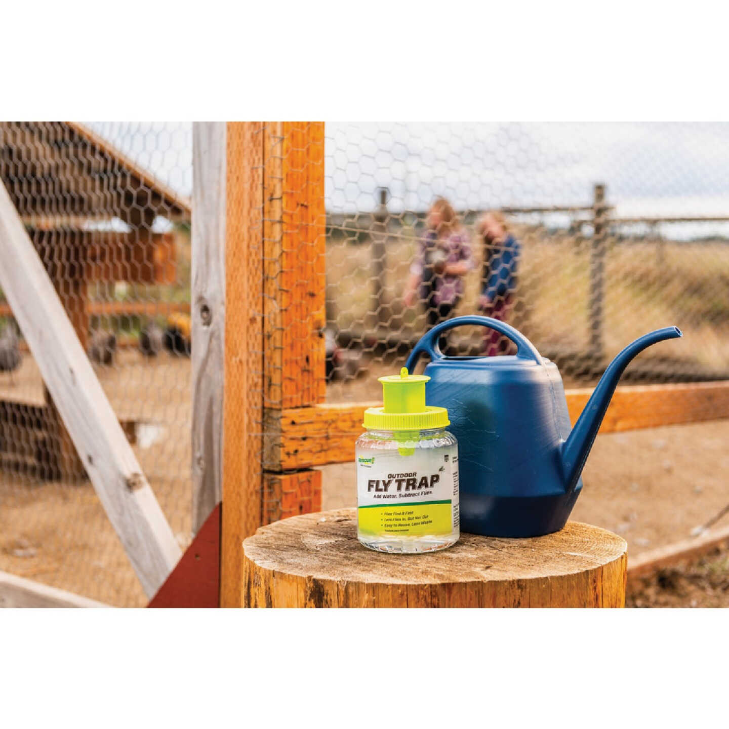 Rescue Reusable Outdoor Fly Trap Image 2