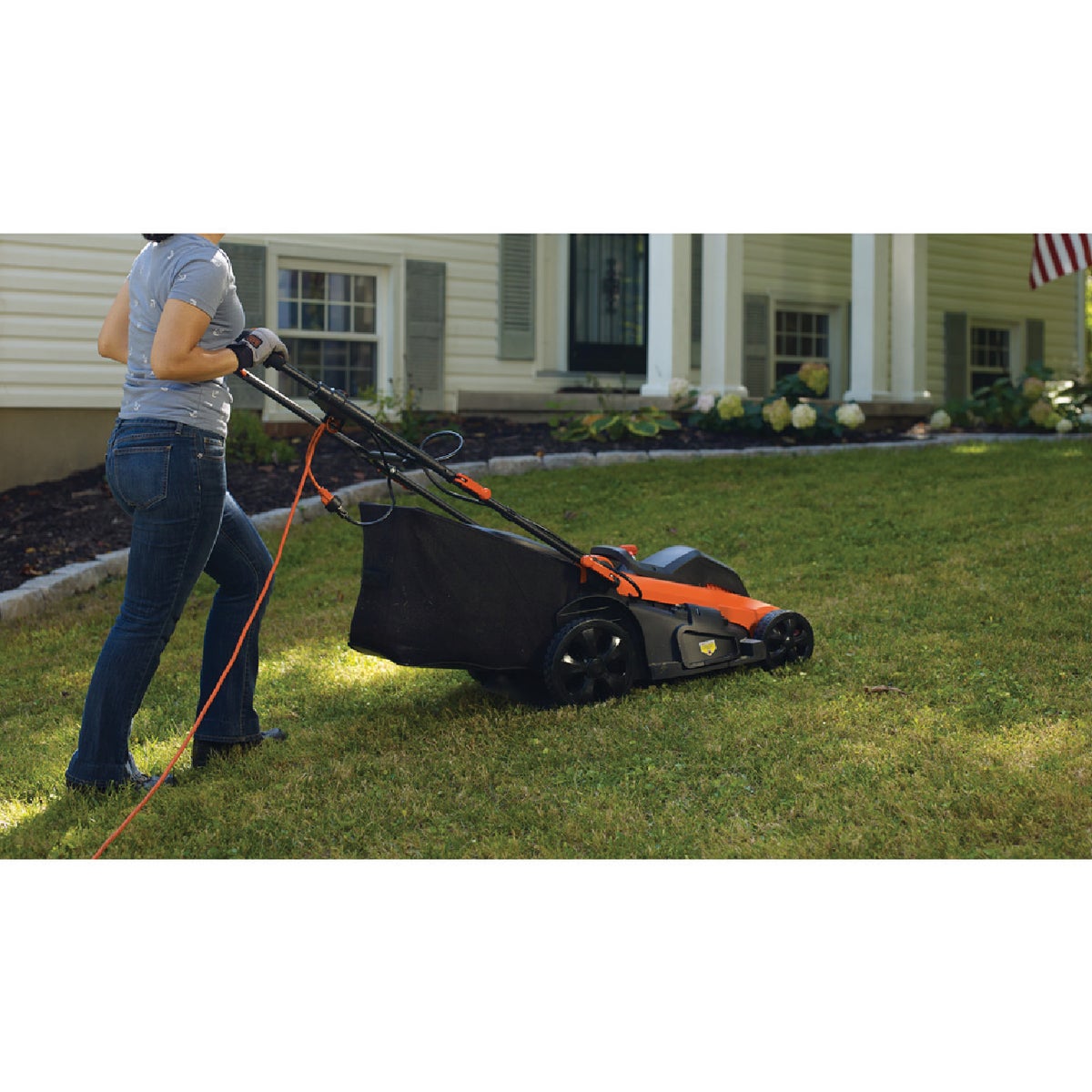 Black+Decker 20 In. 13A Push Electric Lawn Mower Image 3