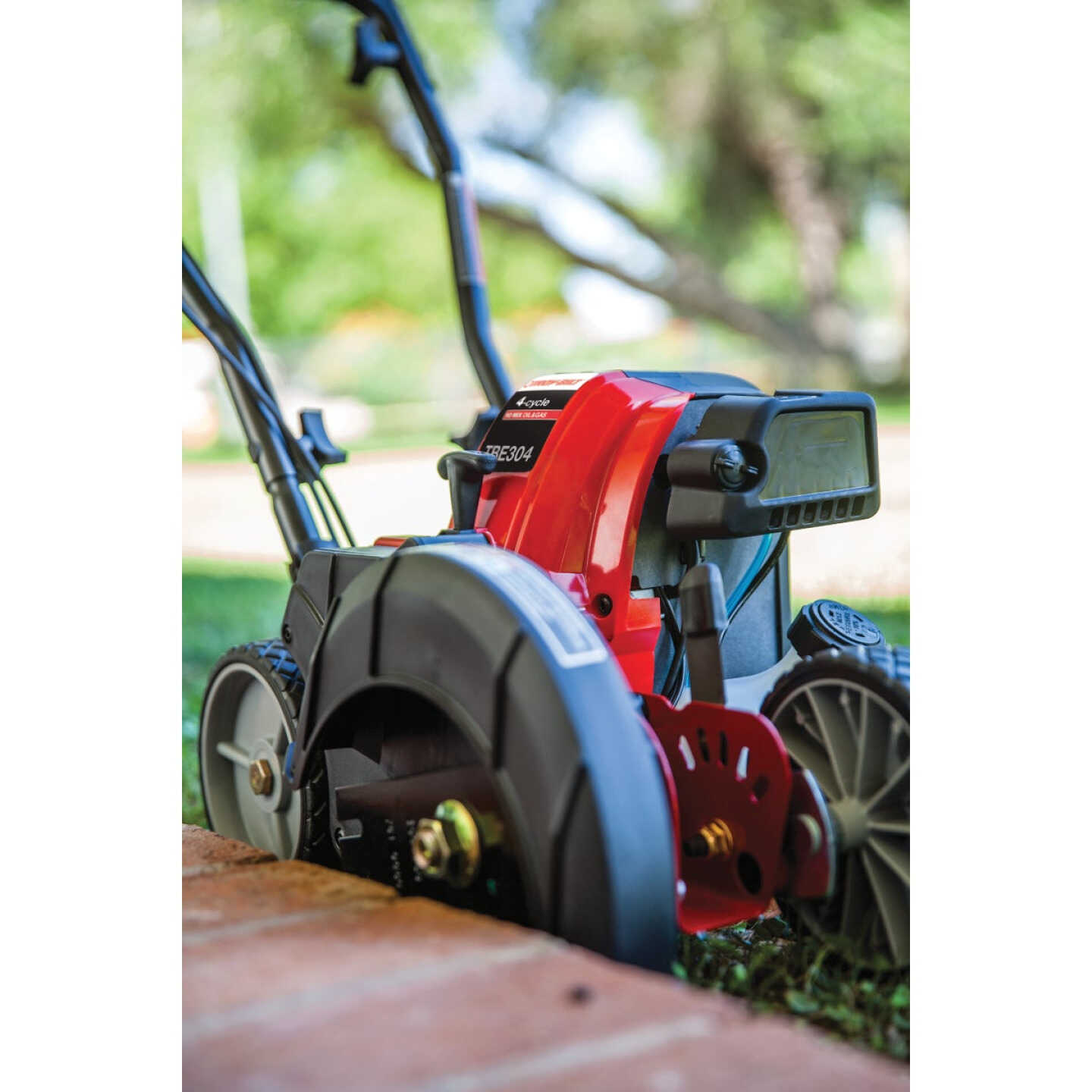 Troy-Bilt TBE304 9 In. 30cc 4-Cycle Gas Edger Image 3