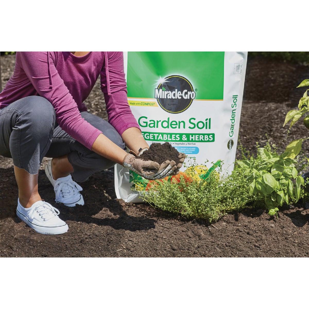 Miracle-Gro 1.5 Cu. Ft. Vegetables & Herbs Garden Soil Image 3