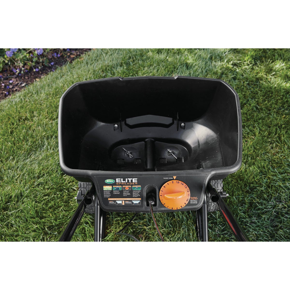 Scotts Elite 65 Lb. Broadcast Push Spreader Image 5