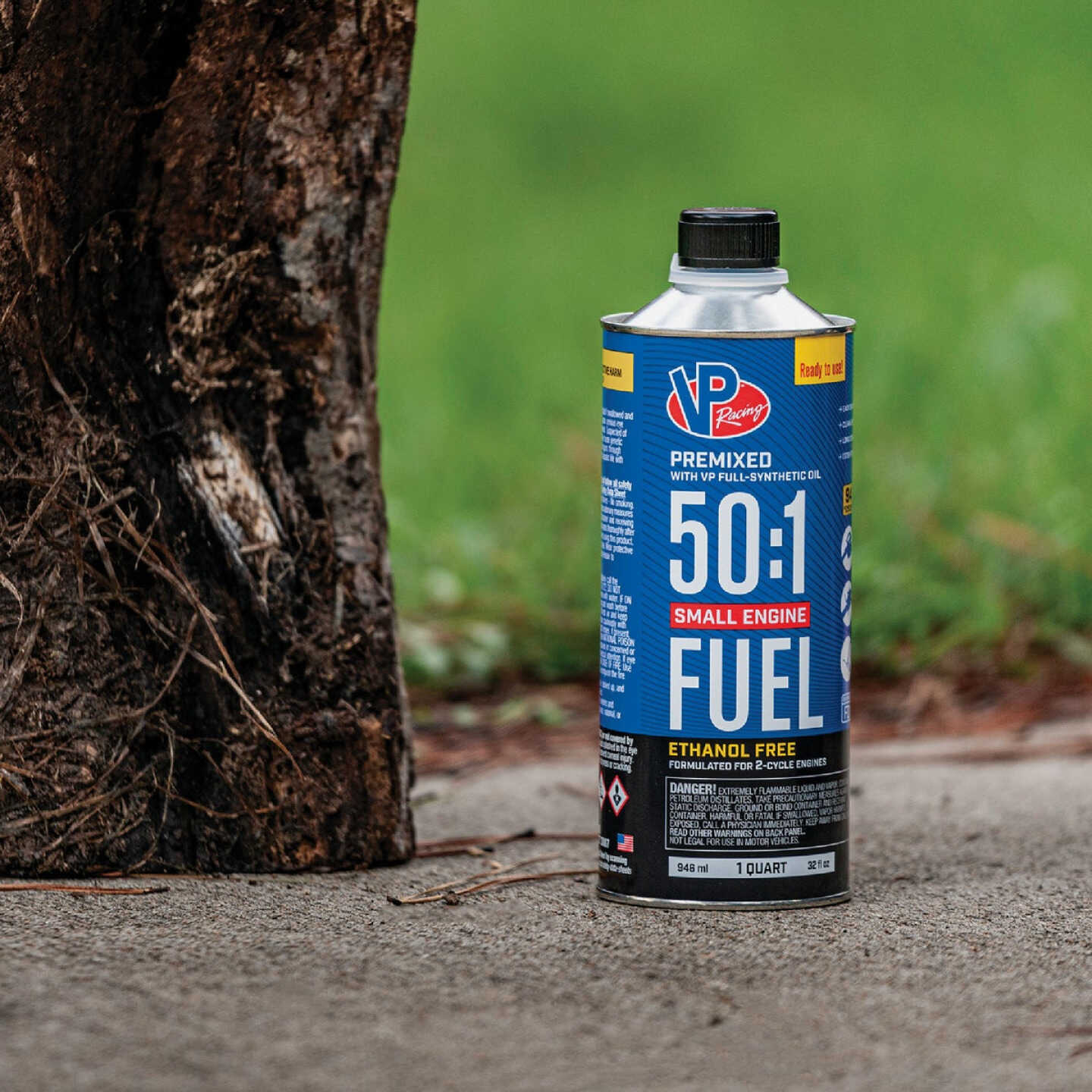 VP Racing Fuels 32 Oz. 50:1 Ethanol-Free Gas & Oil Pre-Mix Image 2