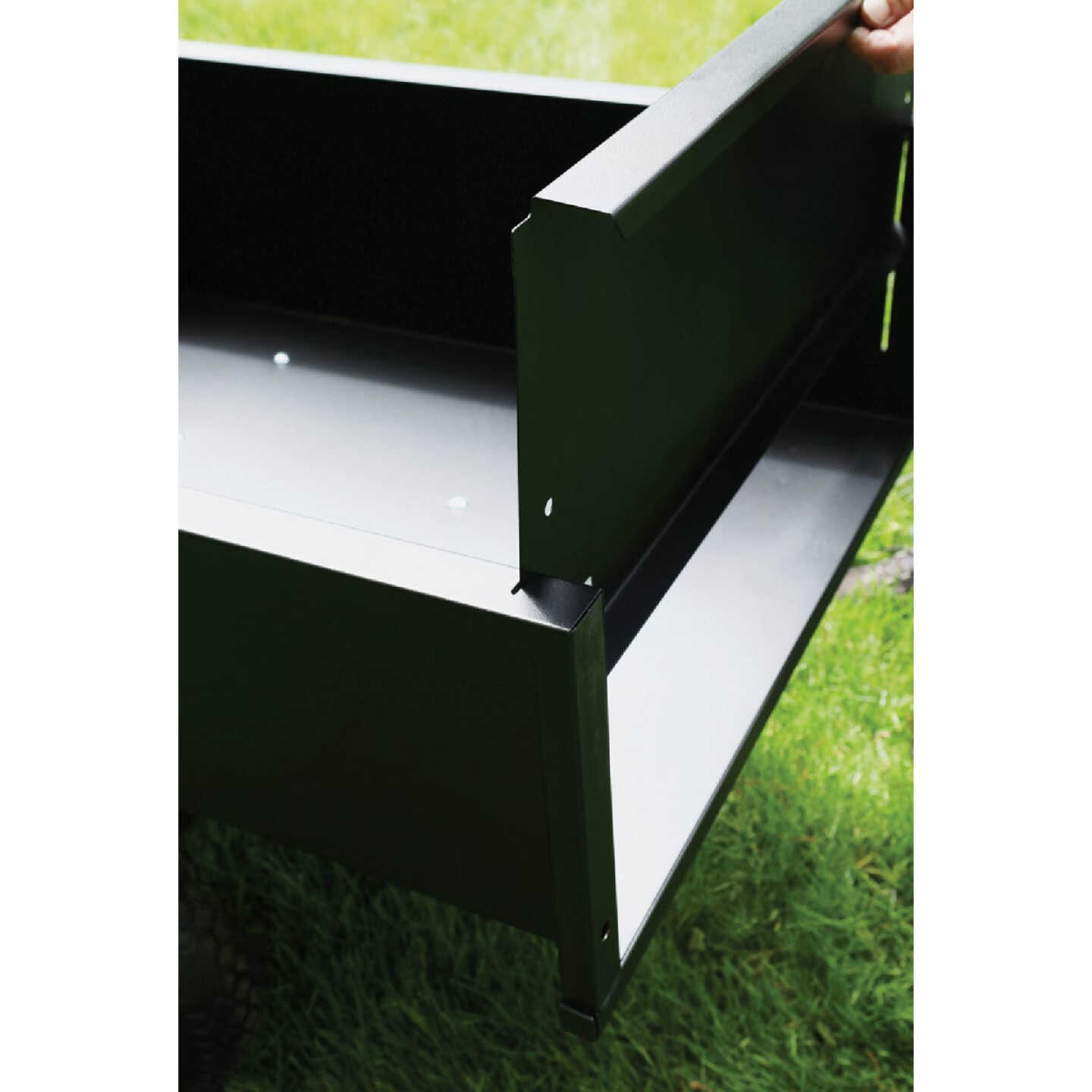 Milwaukee 10 Cu. Ft. 750 Lb. Steel Tow-Behind Garden Cart Image 5