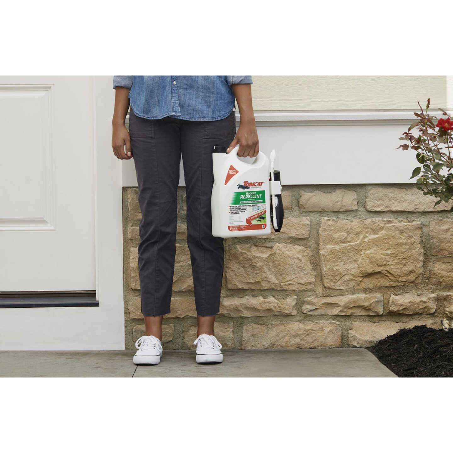 TOMCAT 1 Gal. Ready-To-Use Rodent Repellent with Comfort Wand Image 3