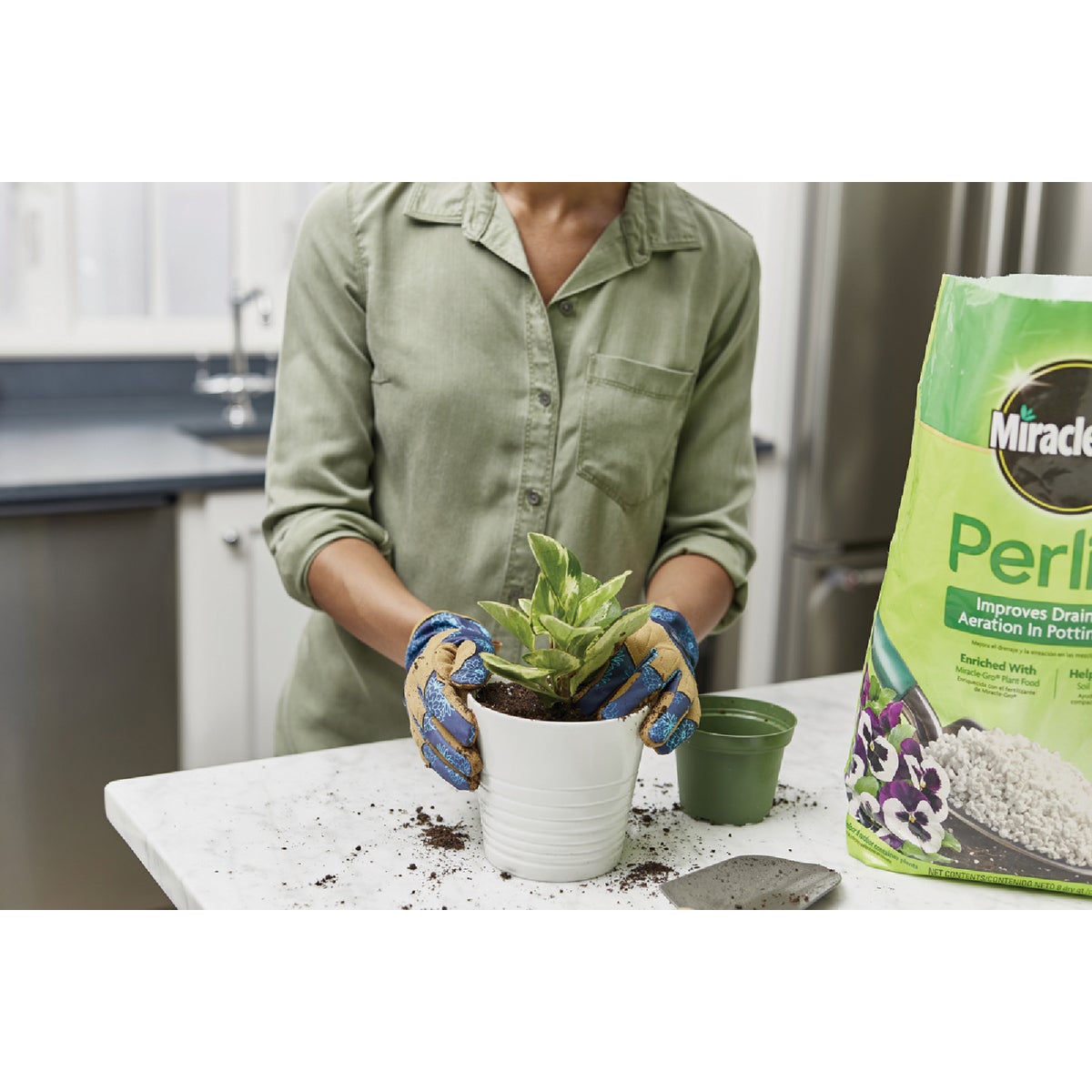 Miracle-Gro Perlite Image 2