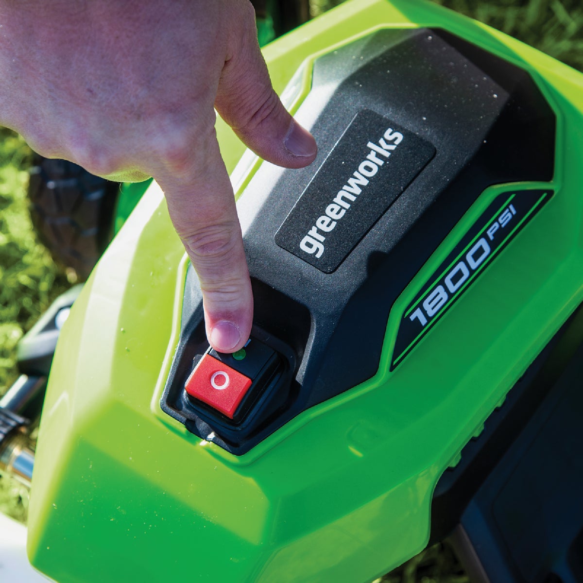 Greenworks 1800 PSI 1.1 GPM Cold Water Corded Electric Pressure Washer Image 3