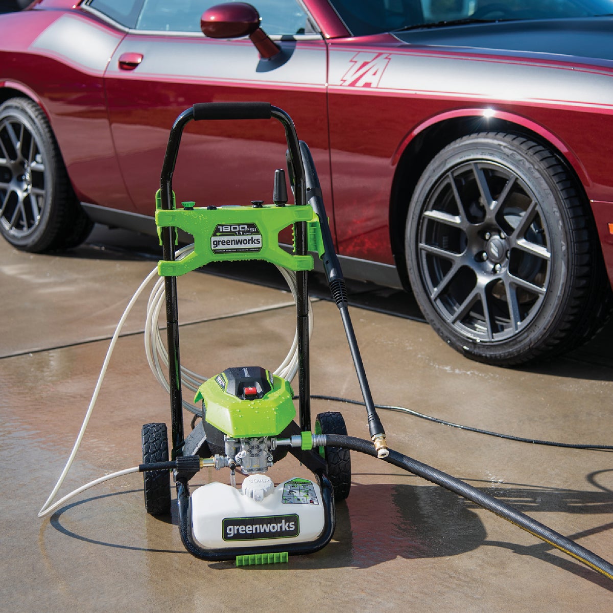 Greenworks 1800 PSI 1.1 GPM Cold Water Corded Electric Pressure Washer Image 2