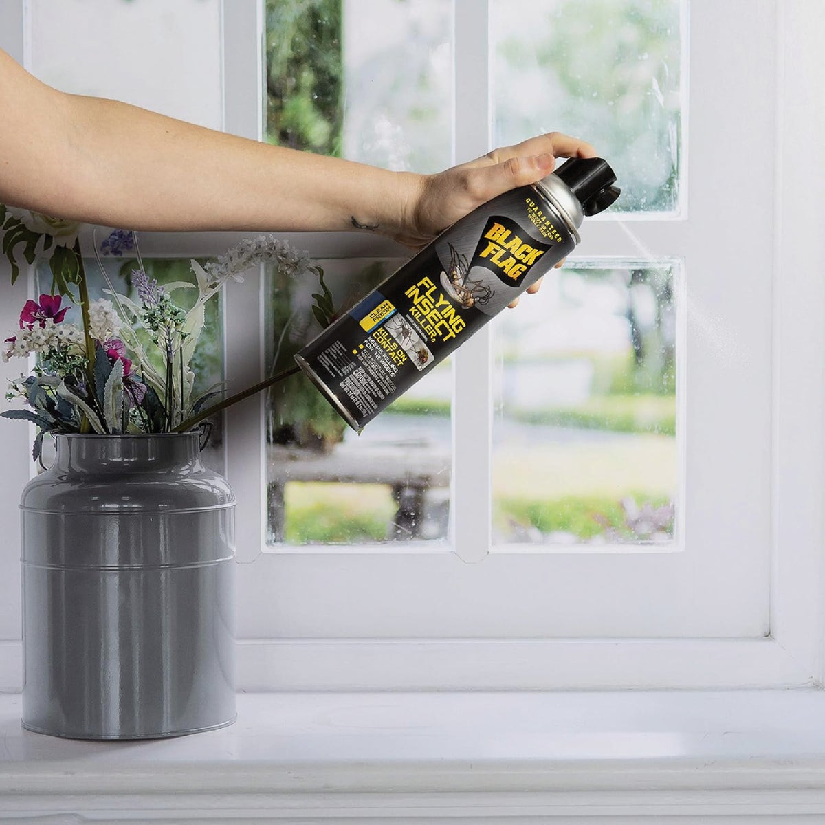 Black Flag 18 Oz. Aerosol Spray Flying Insect Killer Image 3