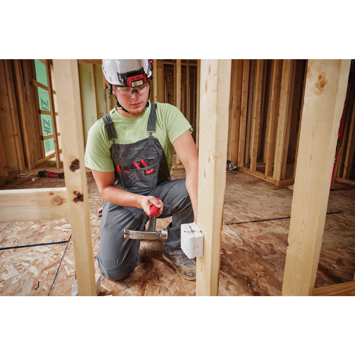 Milwaukee FREEFLEX Men's 30x32 Gray Unlined Bib Overalls Image 2