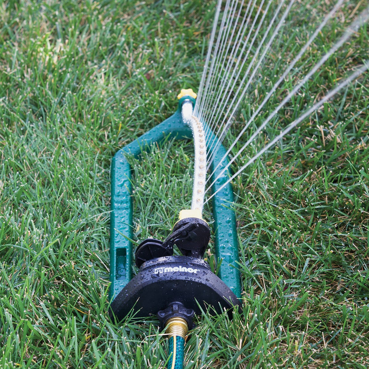 Melnor EasyGrow Max 3400 Sq. Ft. Oscillating Sprinkler Image 4