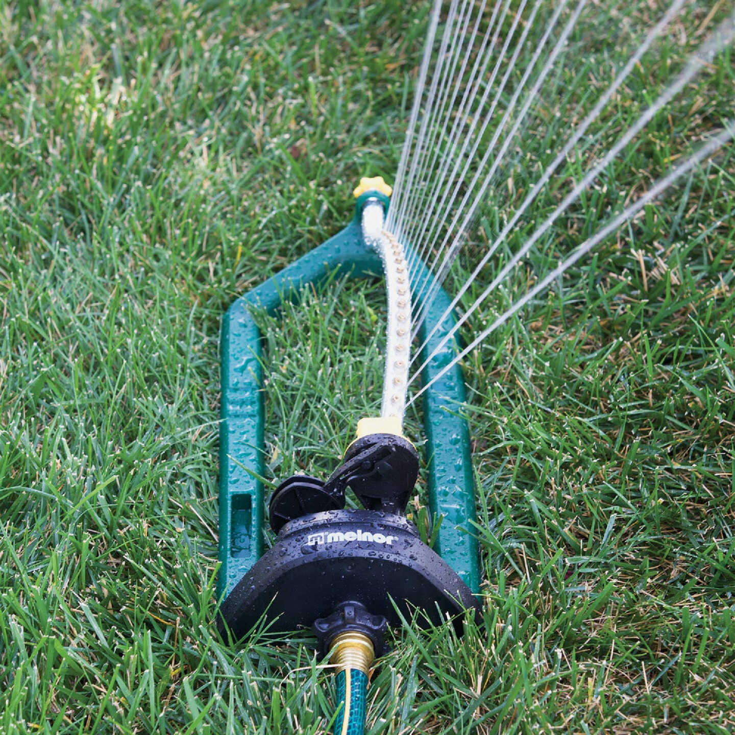 Melnor EasyGrow Max 3400 Sq. Ft. Oscillating Sprinkler Image 4