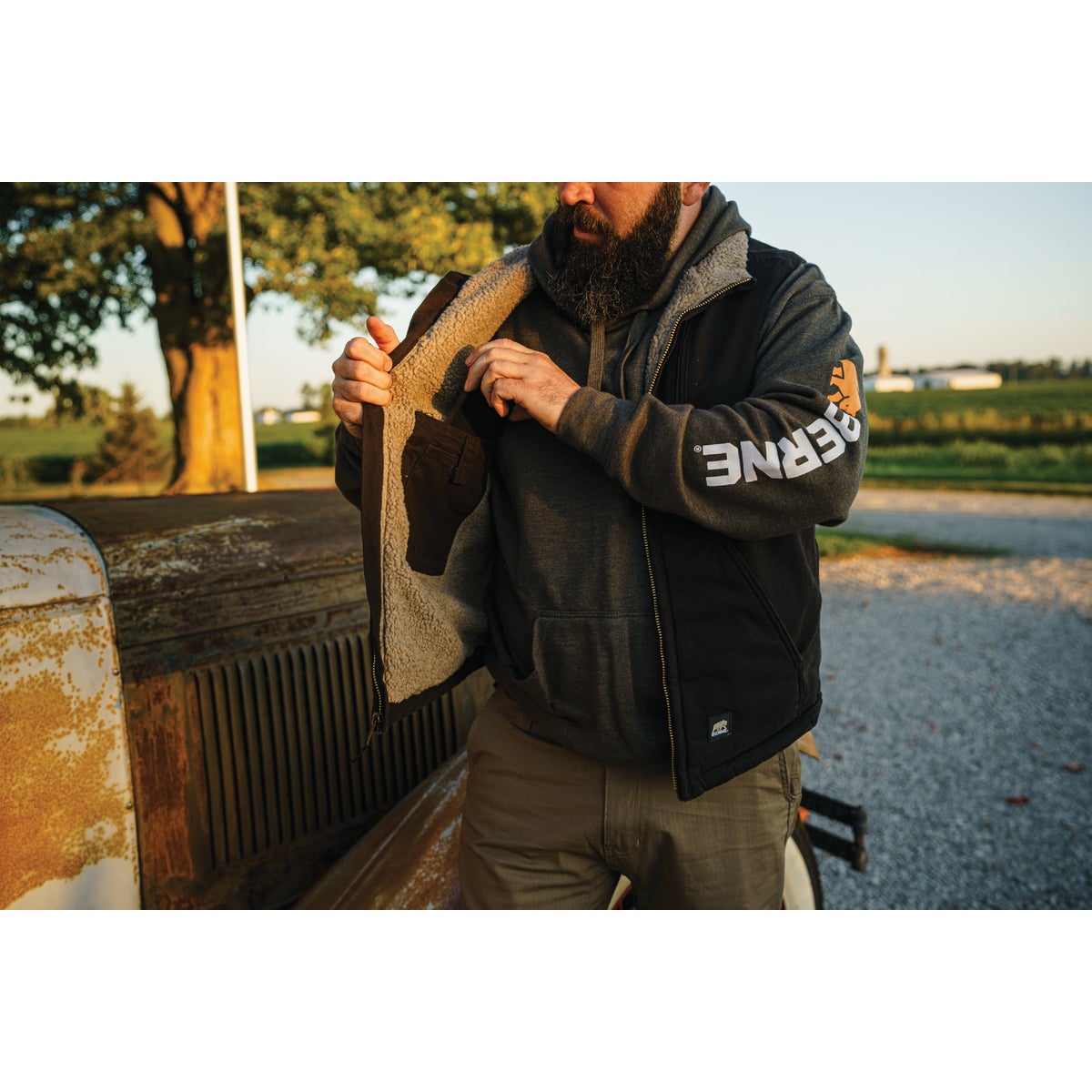 Berne Heartland Men's 2XL Bark Sherpa-Lined Washed Duck Vest Image 2