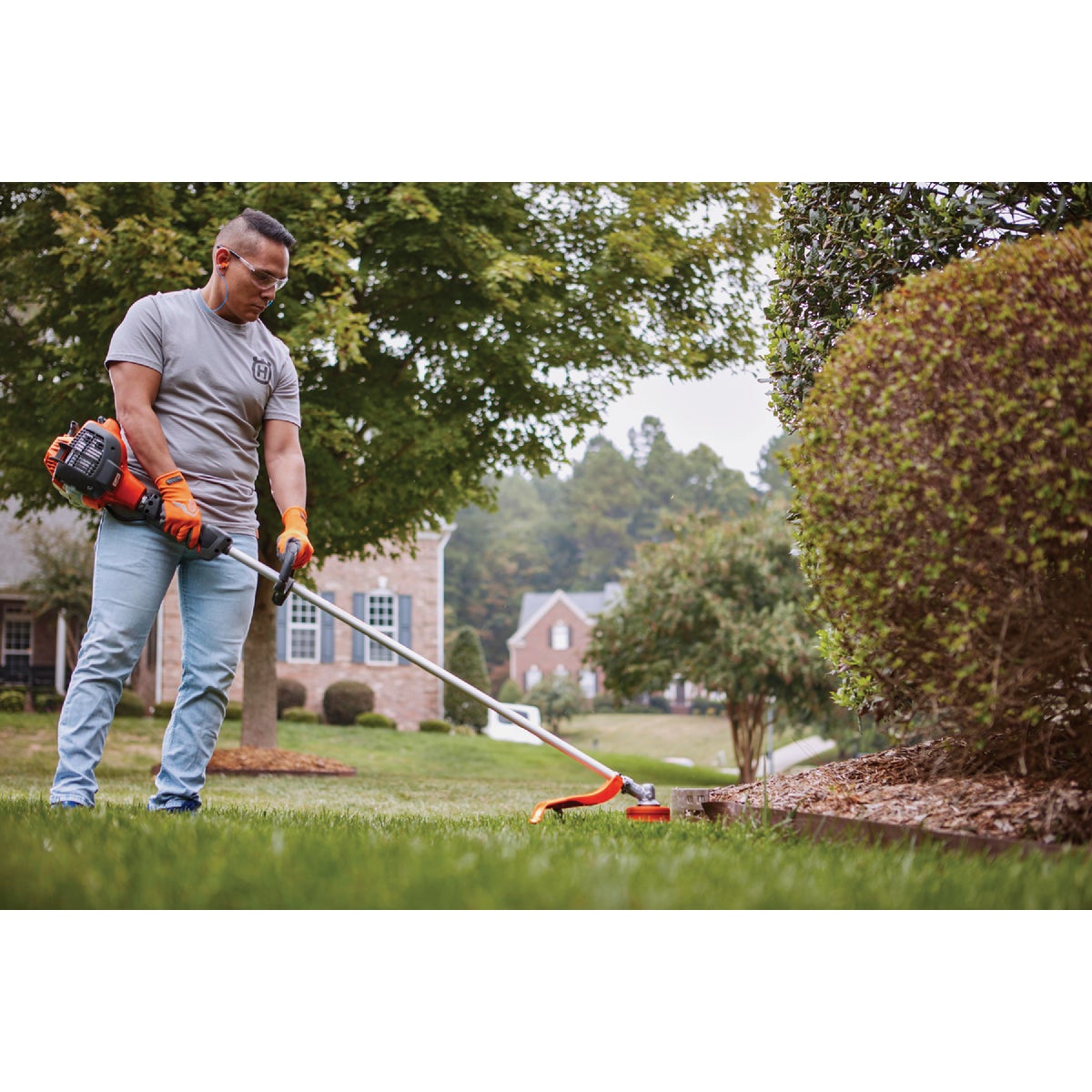 Husqvarna 130L 28cc 18 In. 2-Cycle Straight Shaft Gas String Trimmer Image 10