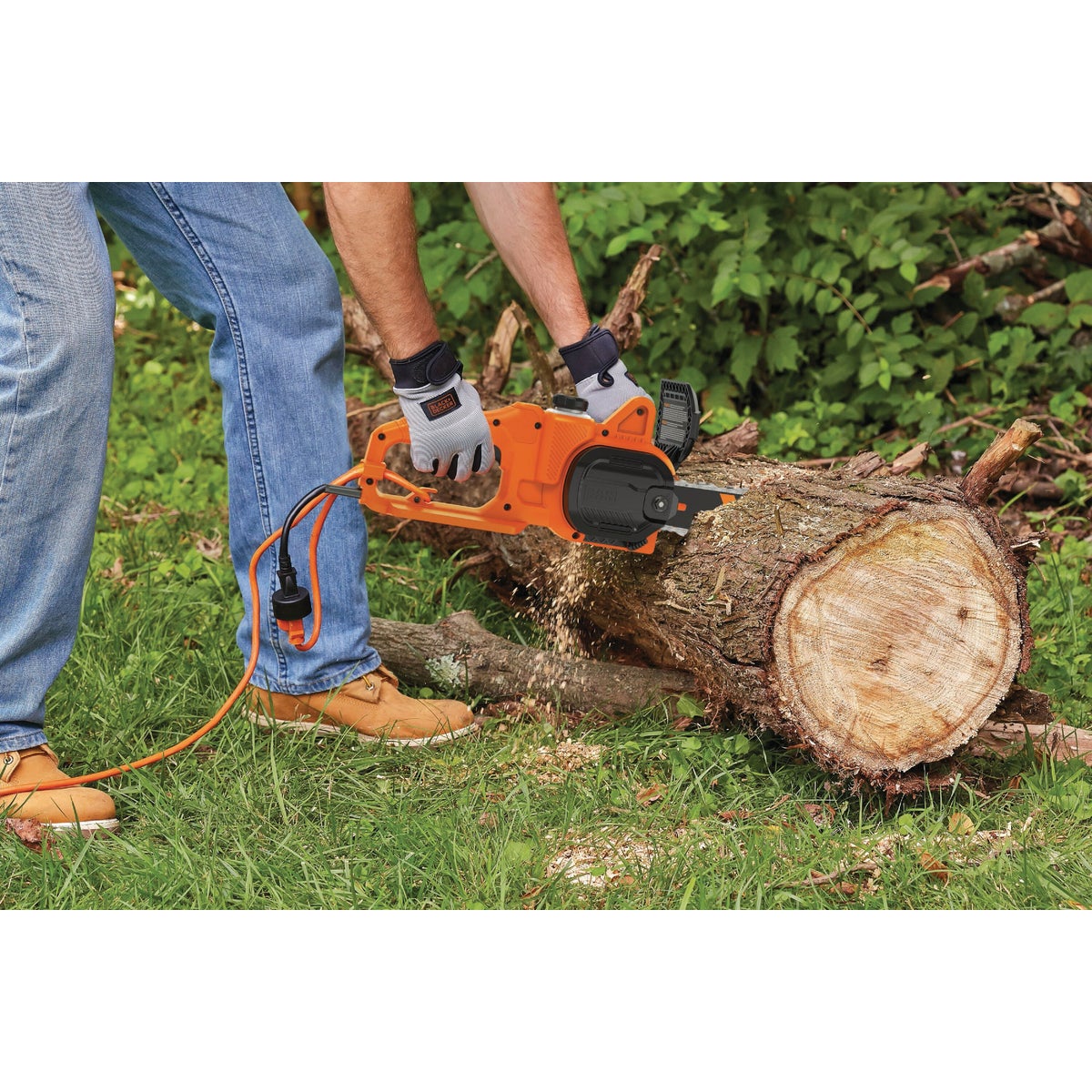 Black & Decker 14 In. 8A Electric Chainsaw Image 2