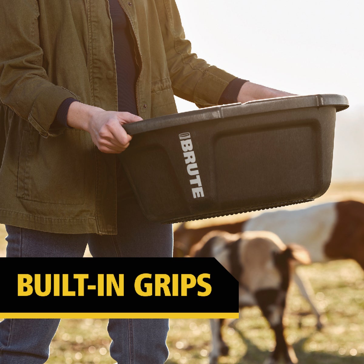 Rubbermaid Commercial Brute 6 Gal. Animal Feeder Image 3