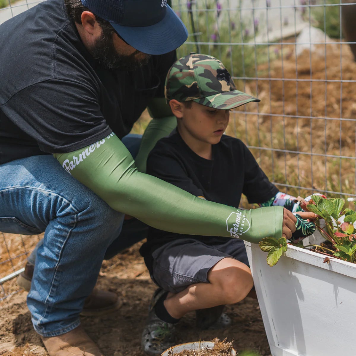 Farmers Defense Forest Green Protection Sleeves, Small/Medium Image 3