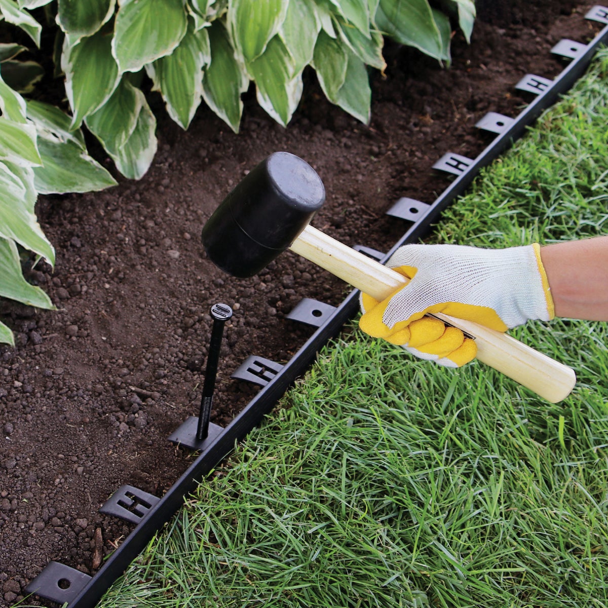 Master Mark Dig-Free 1.5 In. H. x 25 Ft. L. Black Recycled Plastic Landscape Edging Image 4
