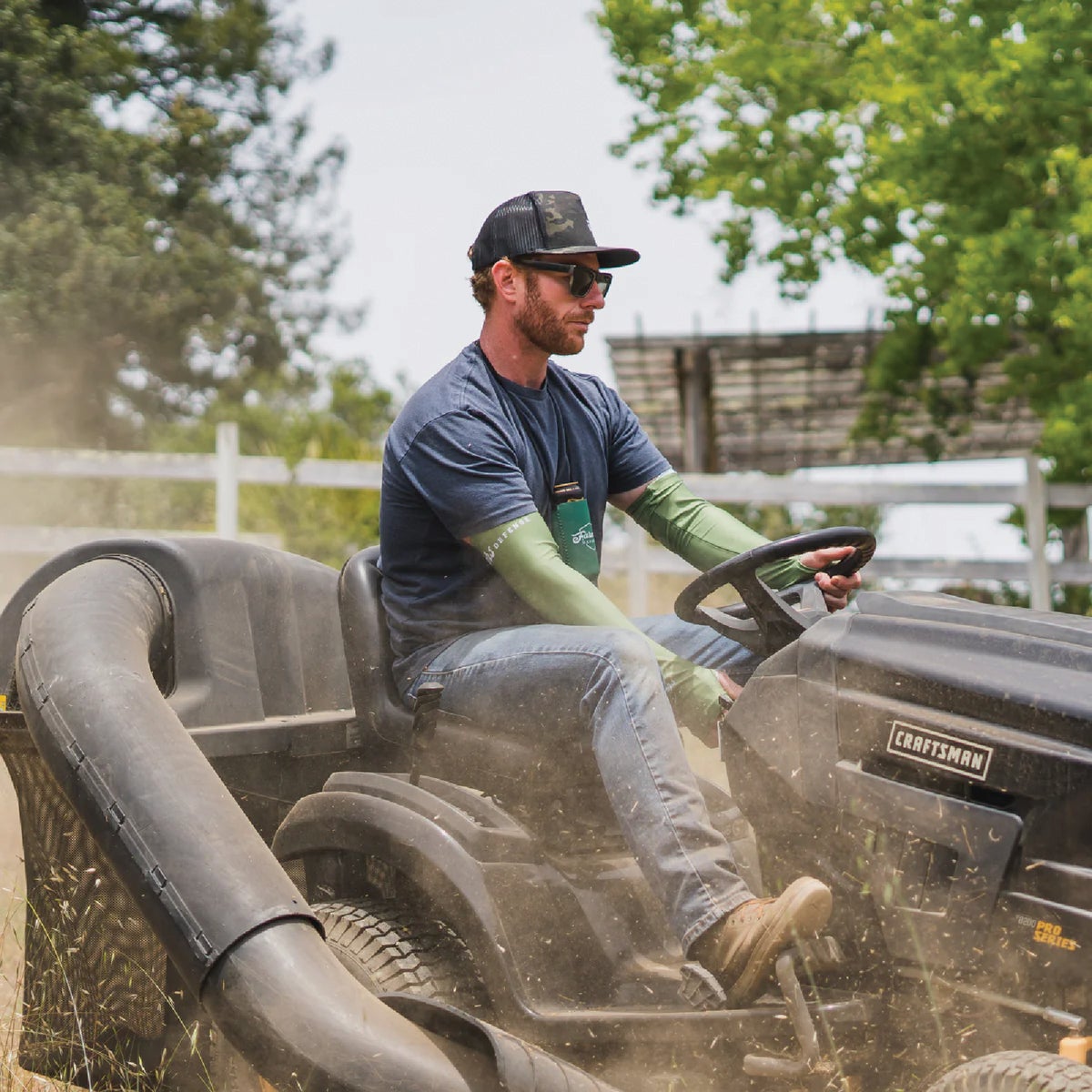 Farmers Defense Forest Green Protection Sleeves, Large/XL Image 4