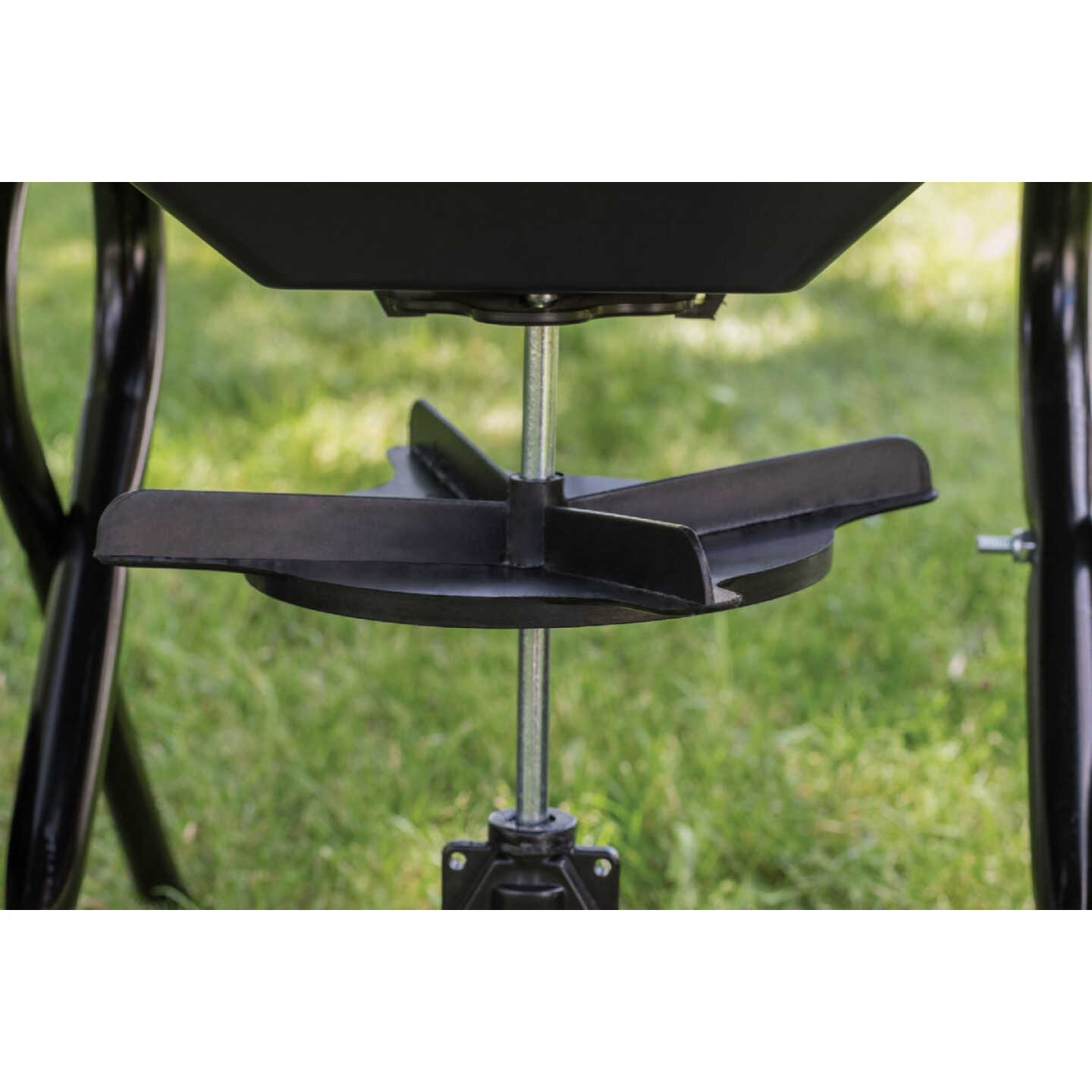 Agri-Fab 85 Lb. Push Broadcast Spreader Image 2