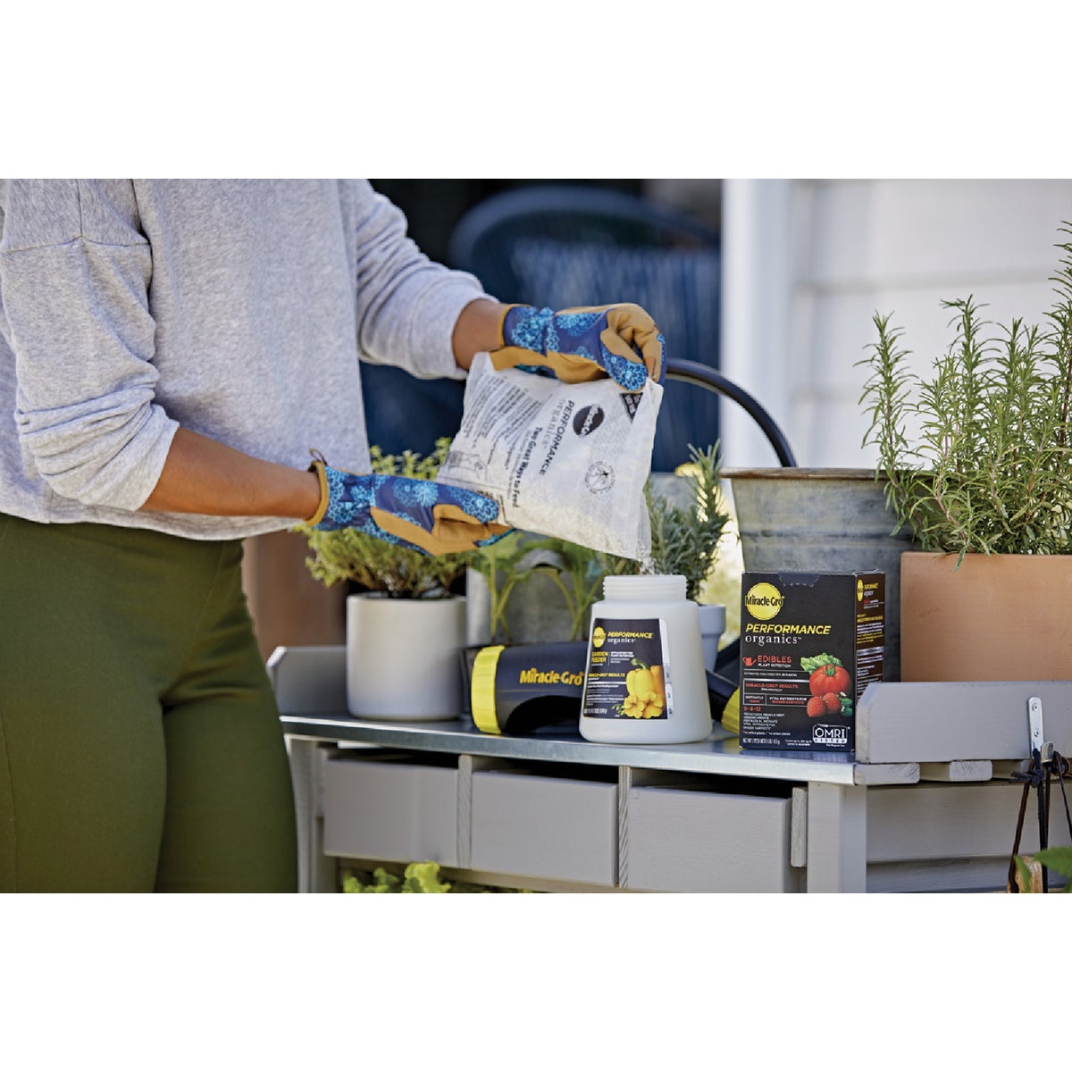 Miracle-Gro Performance Organics 1 Lb. Edibles Plant Nutrition Image 6