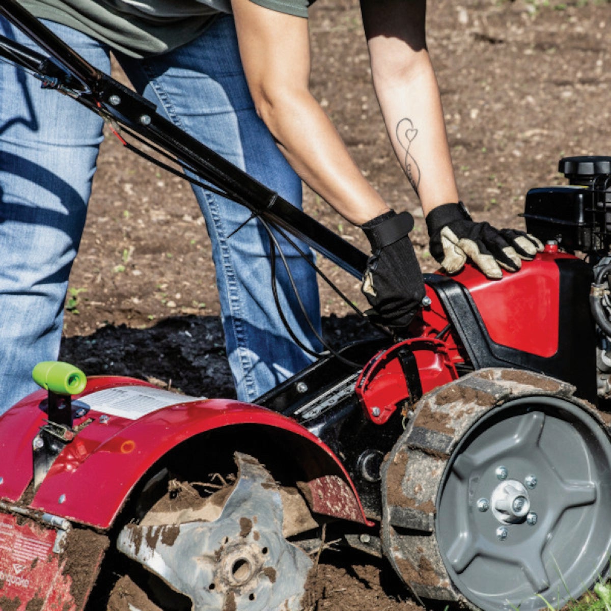 Earthquake Pioneer 99cc Dual Direction Rear Tine Tiller Image 2