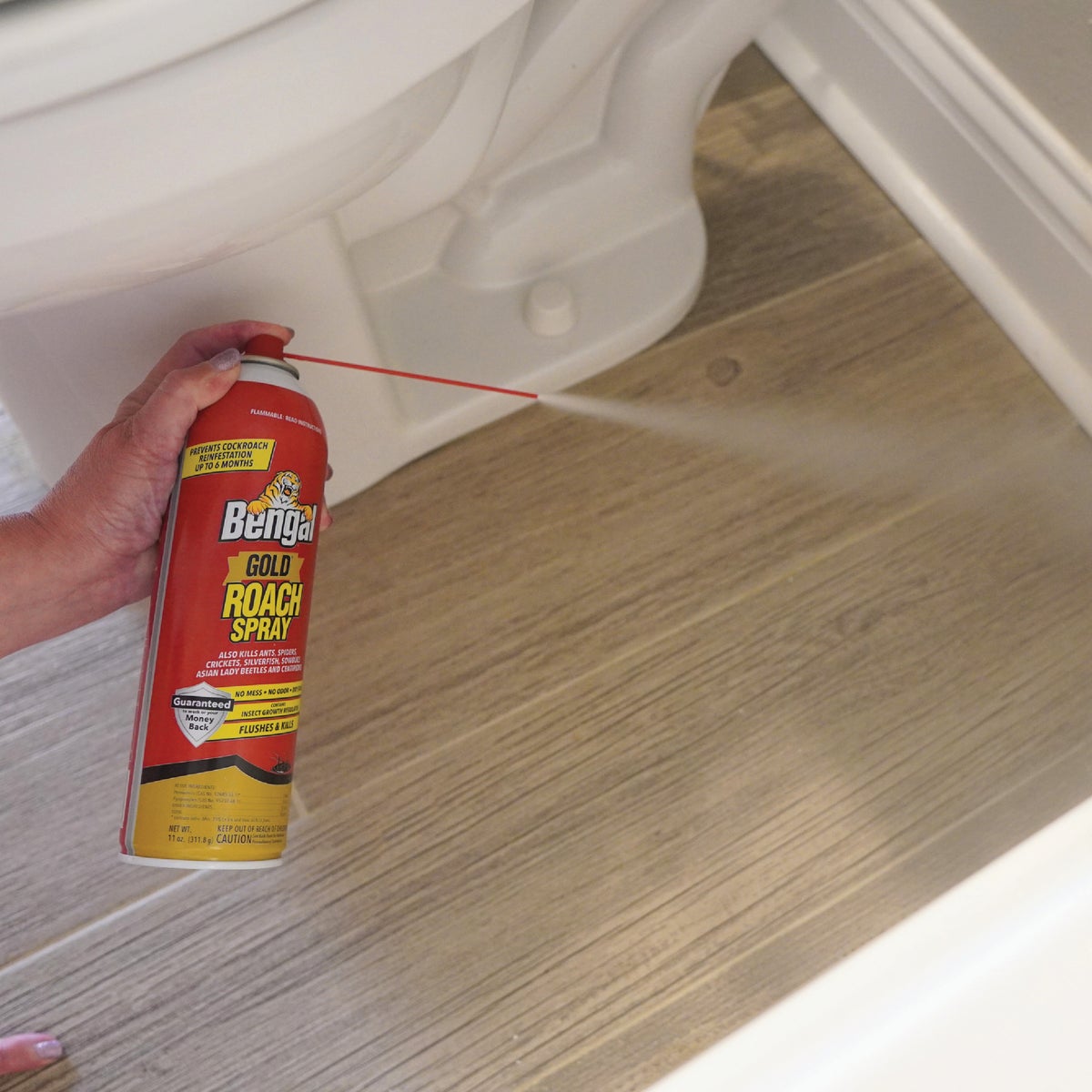 Bengal Gold 11 Oz. Aerosol Spray Roach Killer Image 4