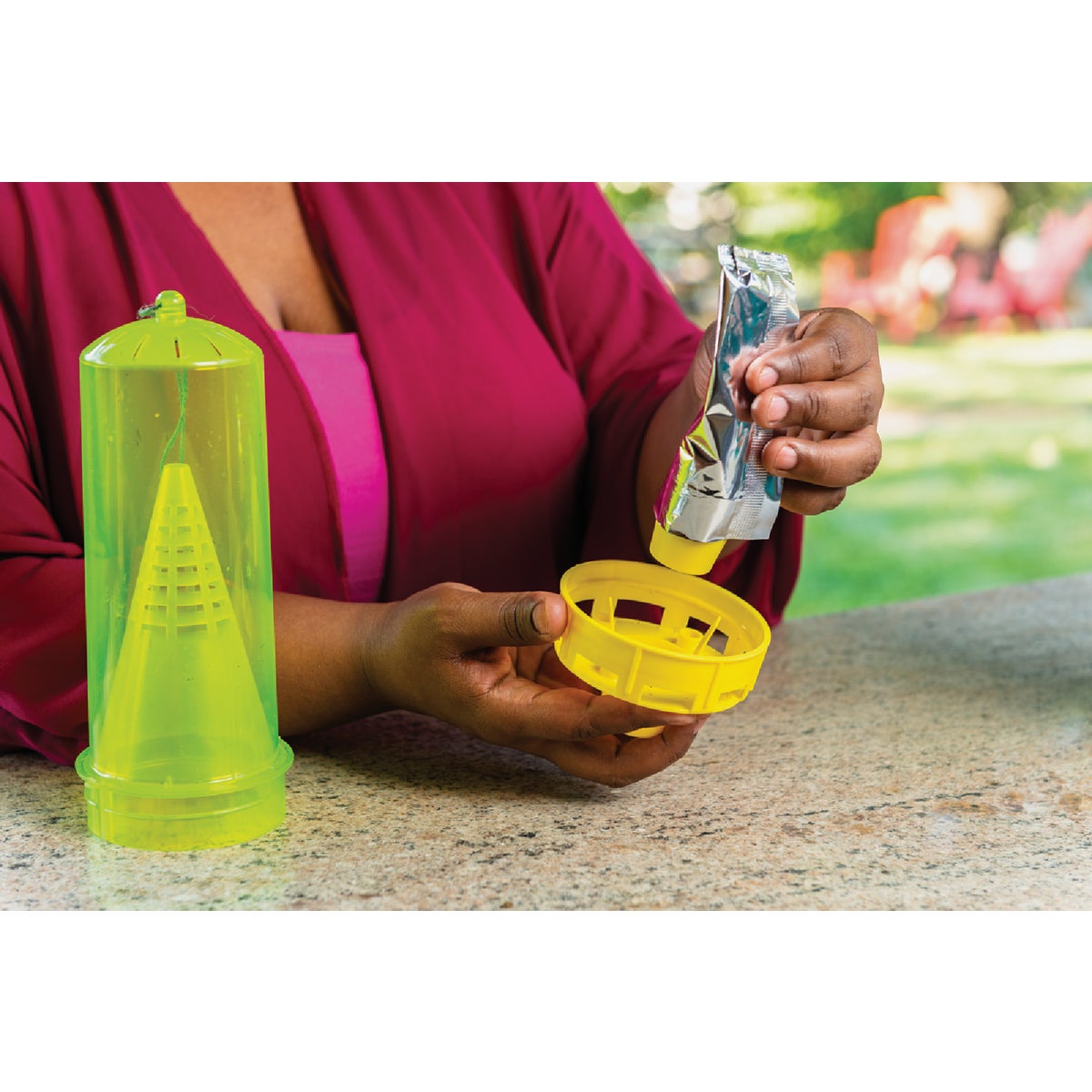 Rescue 0.44 Oz. Liquid Outdoor Yellow Jacket Bait Cartridge Image 4